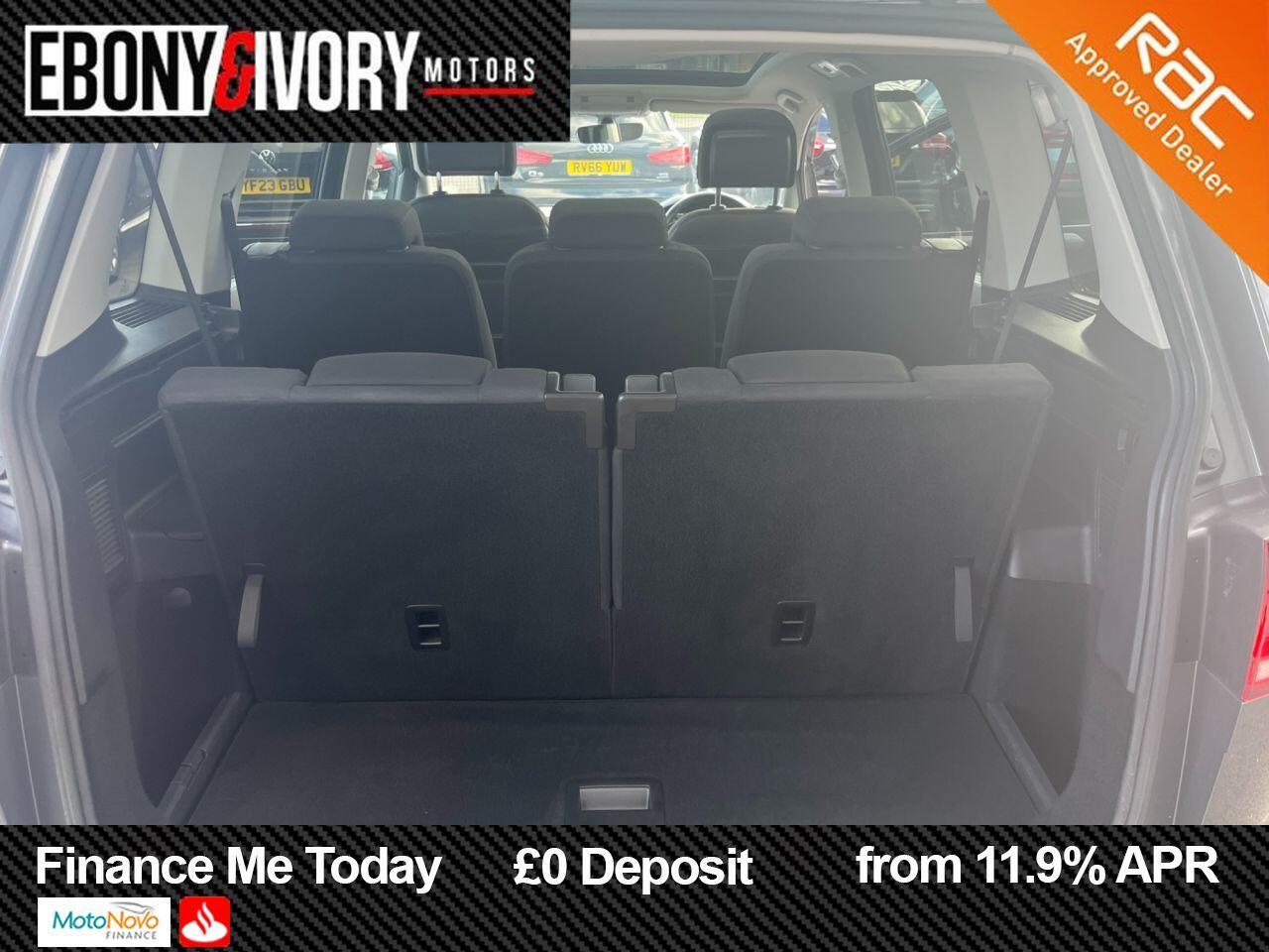 Volkswagen Touran view 9