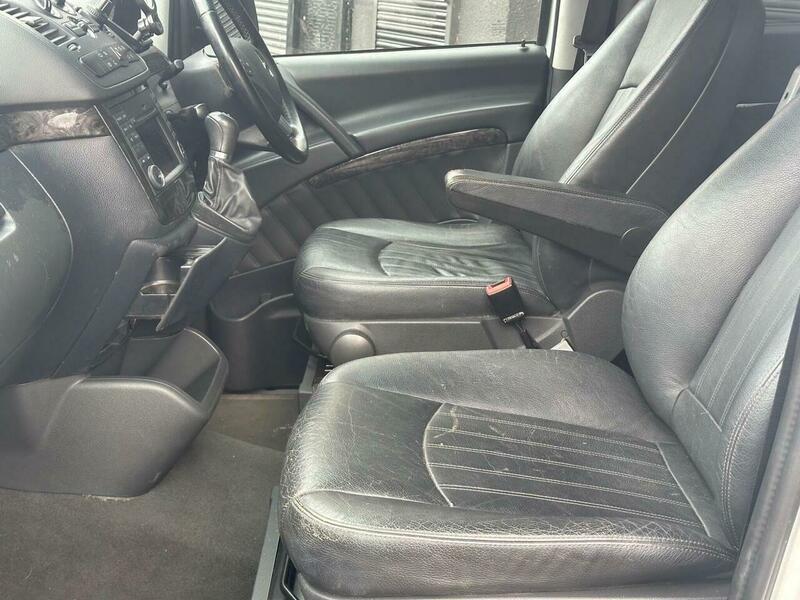 Mercedes-Benz Viano view 9