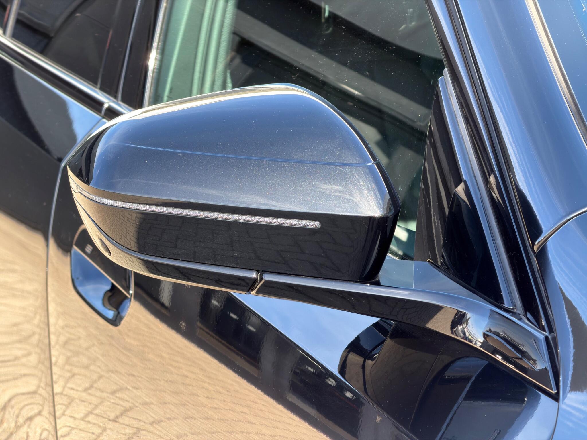 BMW 5 Series view 38