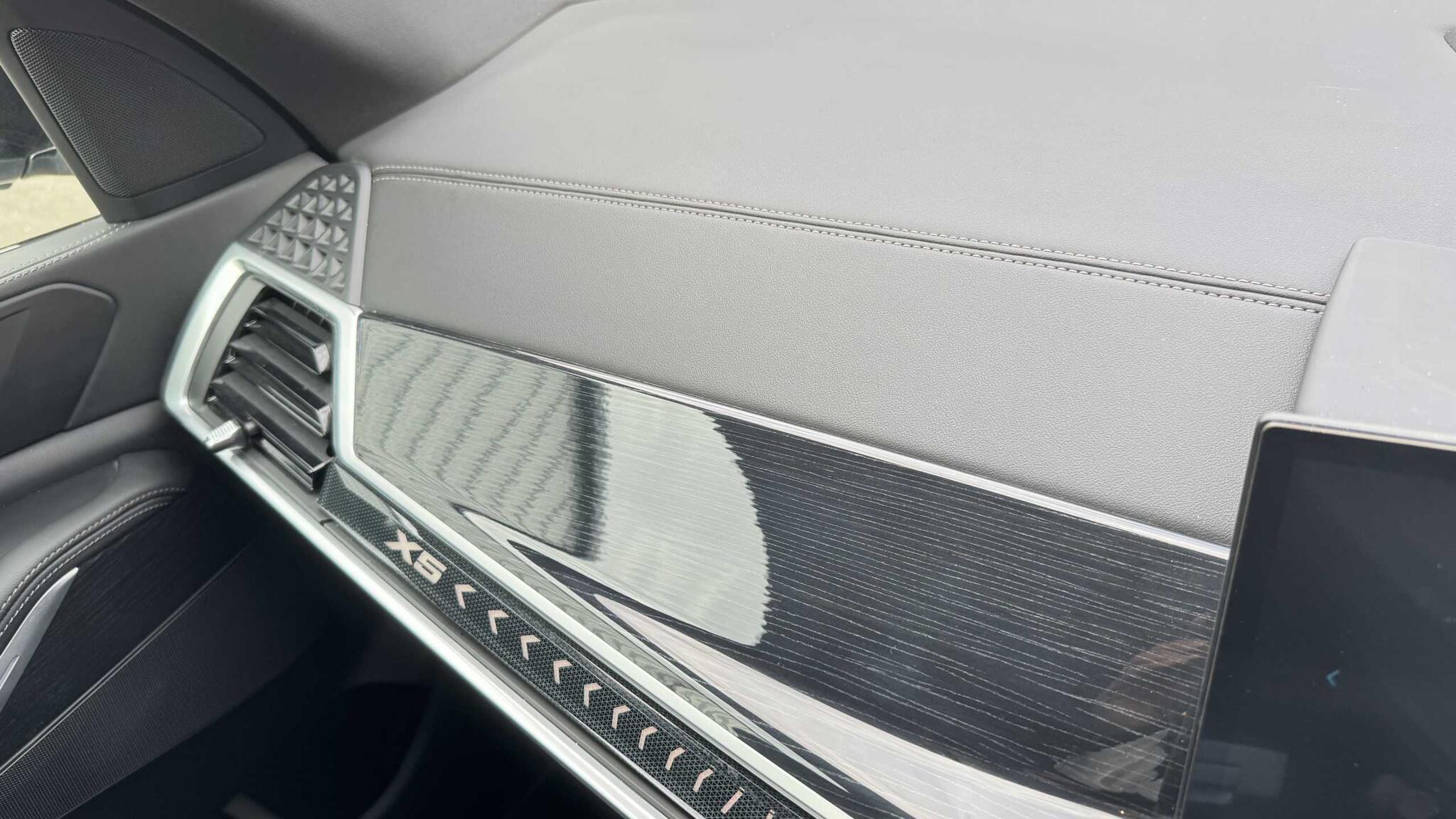 BMW X5 view 30