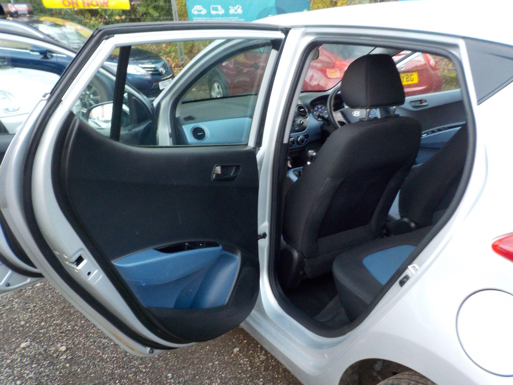 Hyundai i10 1.2 SE Euro 5 5dr
