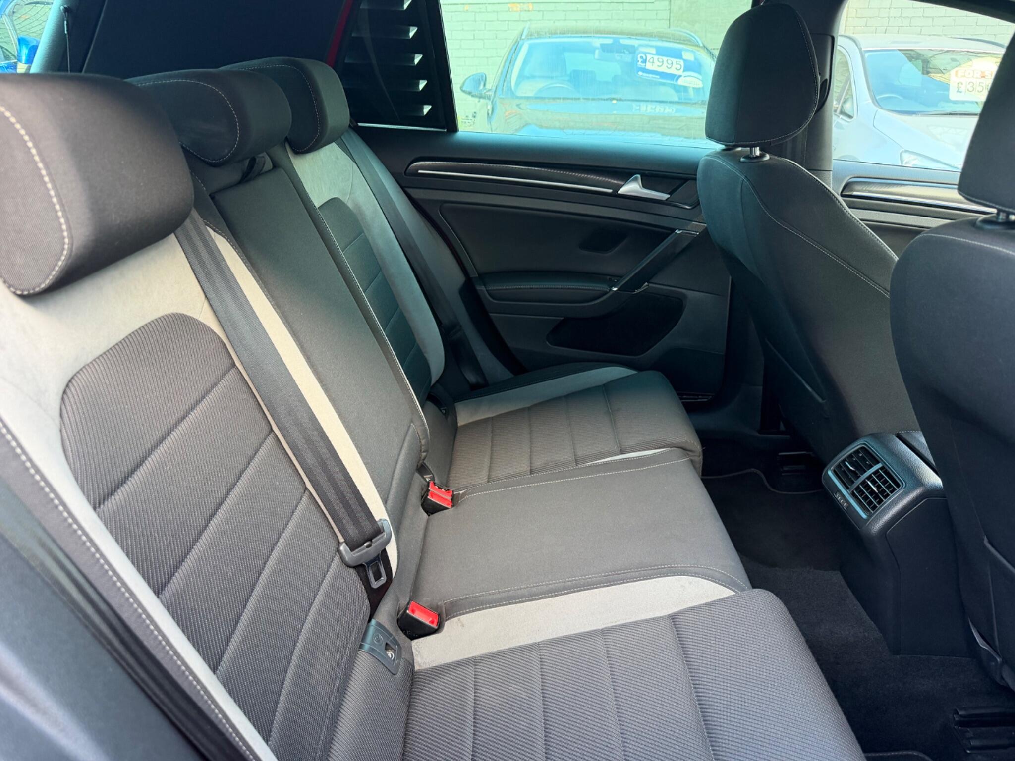 Volkswagen Golf view 20