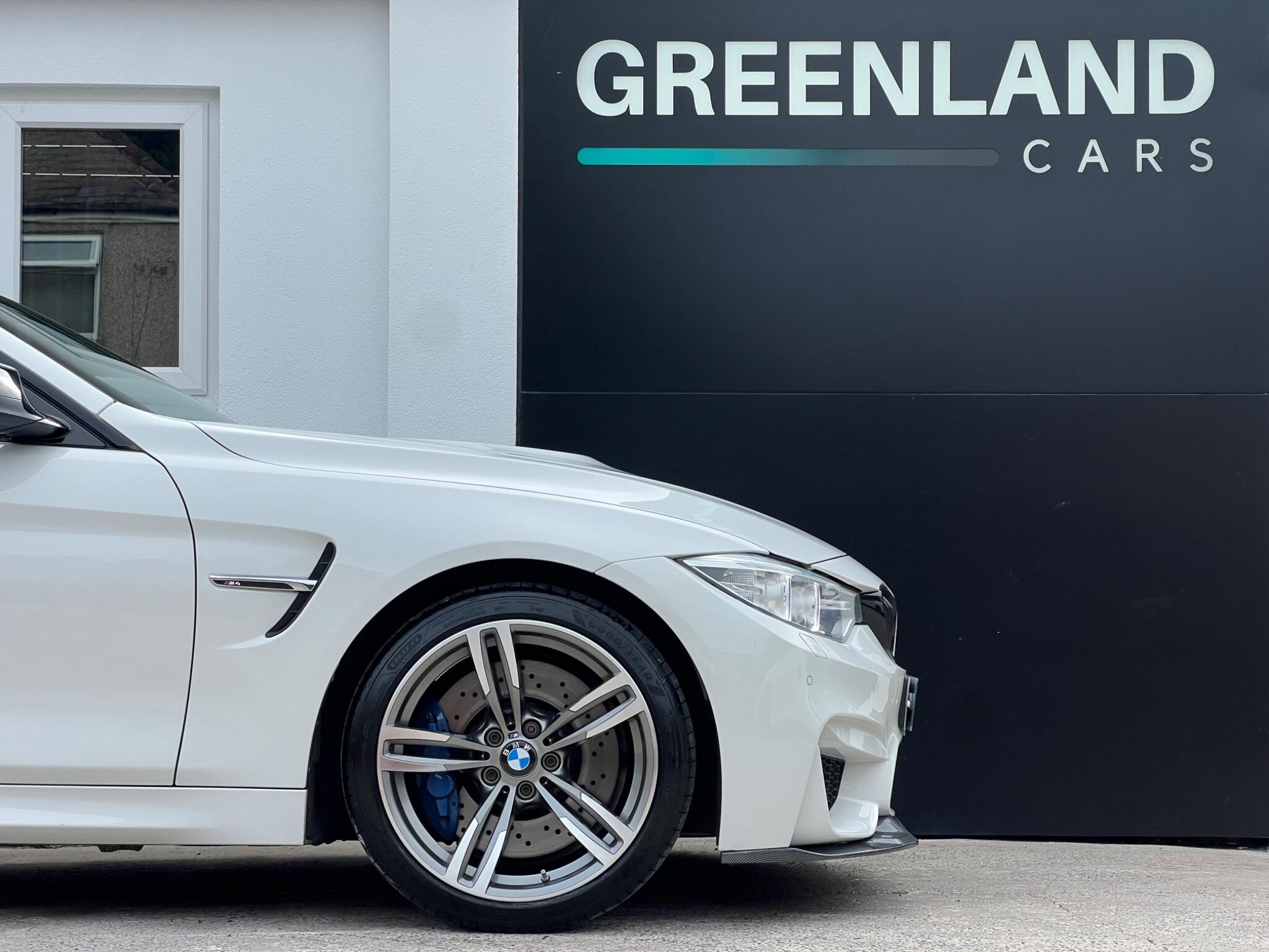 BMW M4 view 7