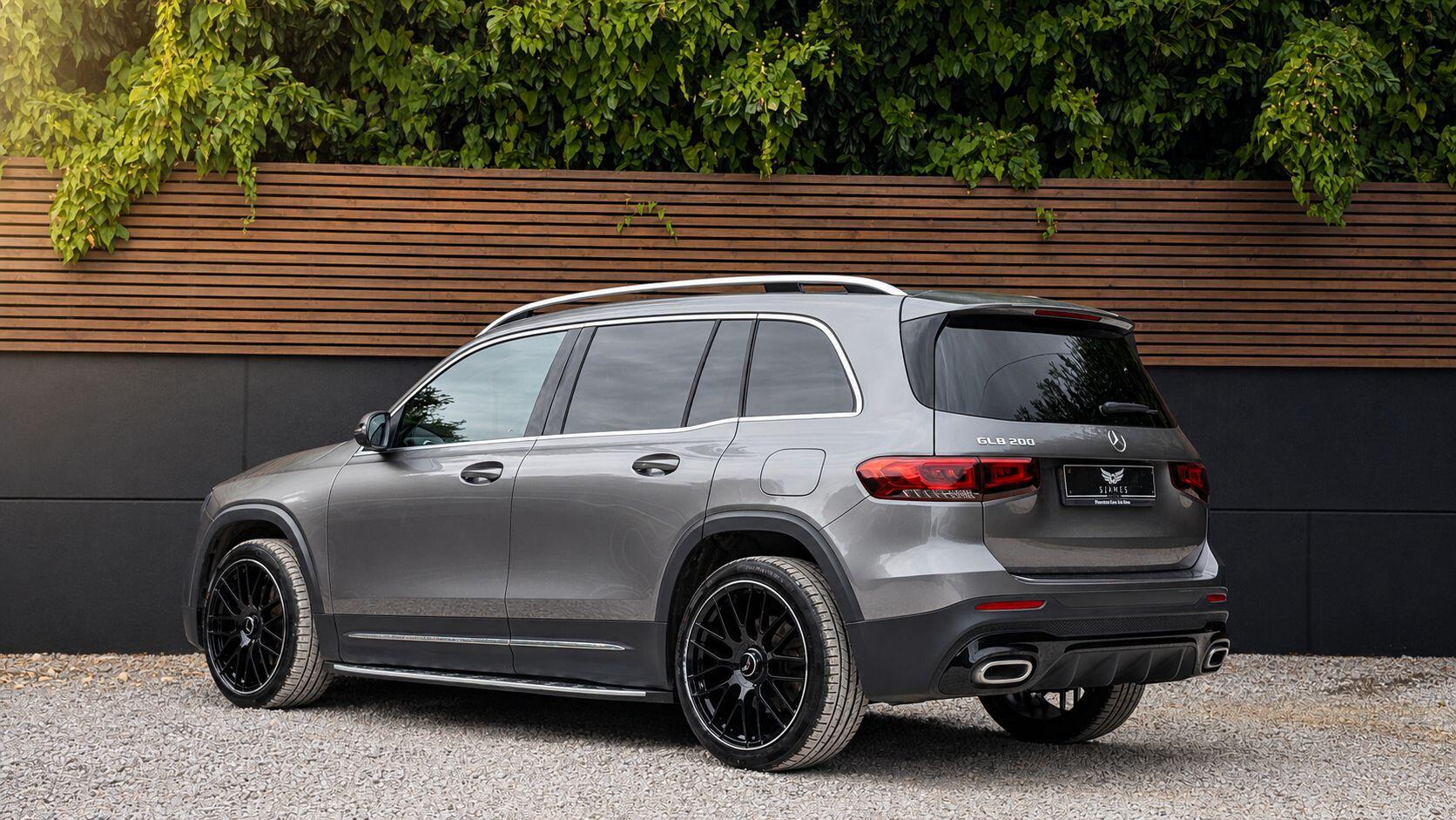 Mercedes-Benz GLB view 8