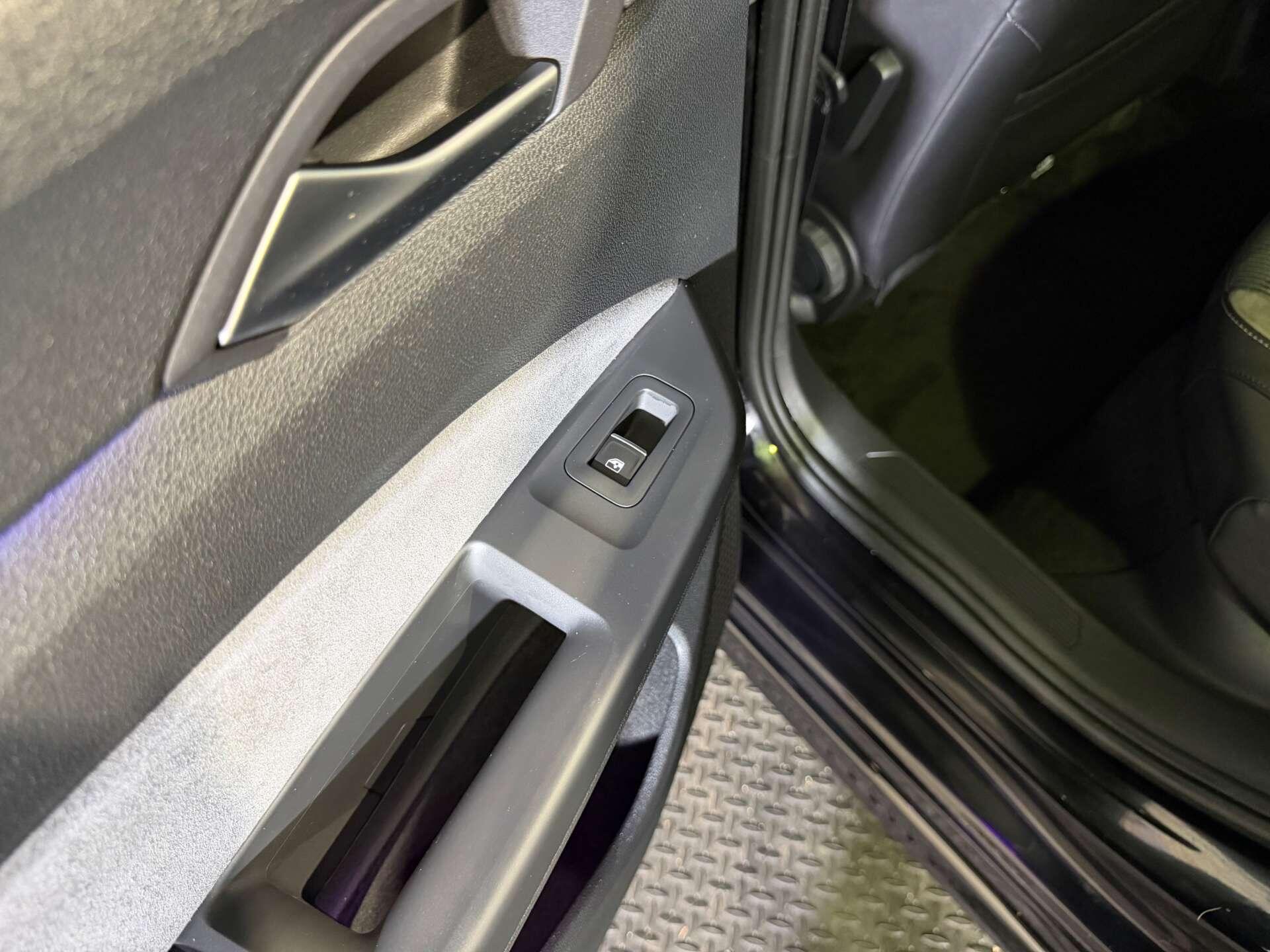 Volkswagen Golf view 60