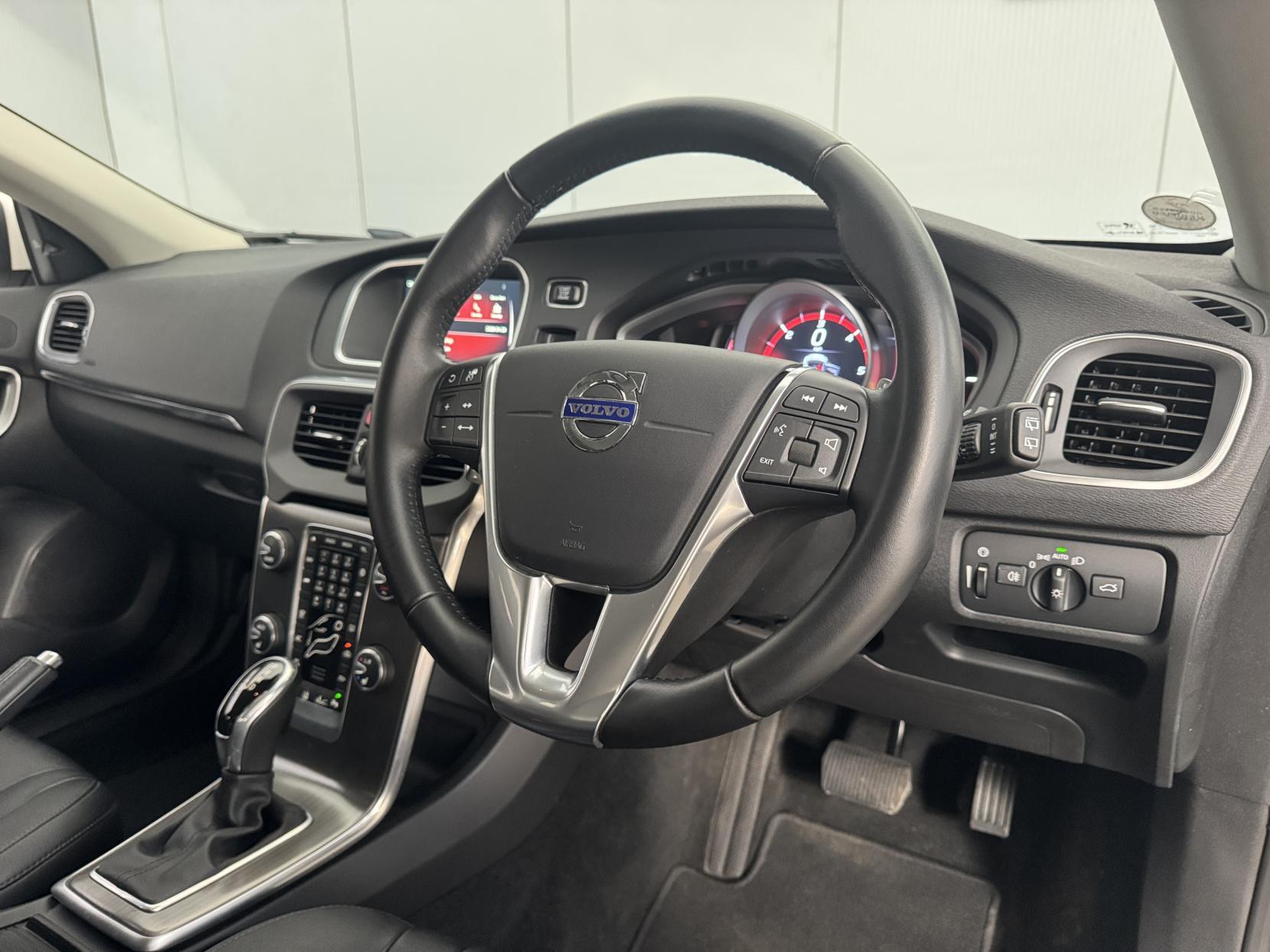Volvo V40 view 46