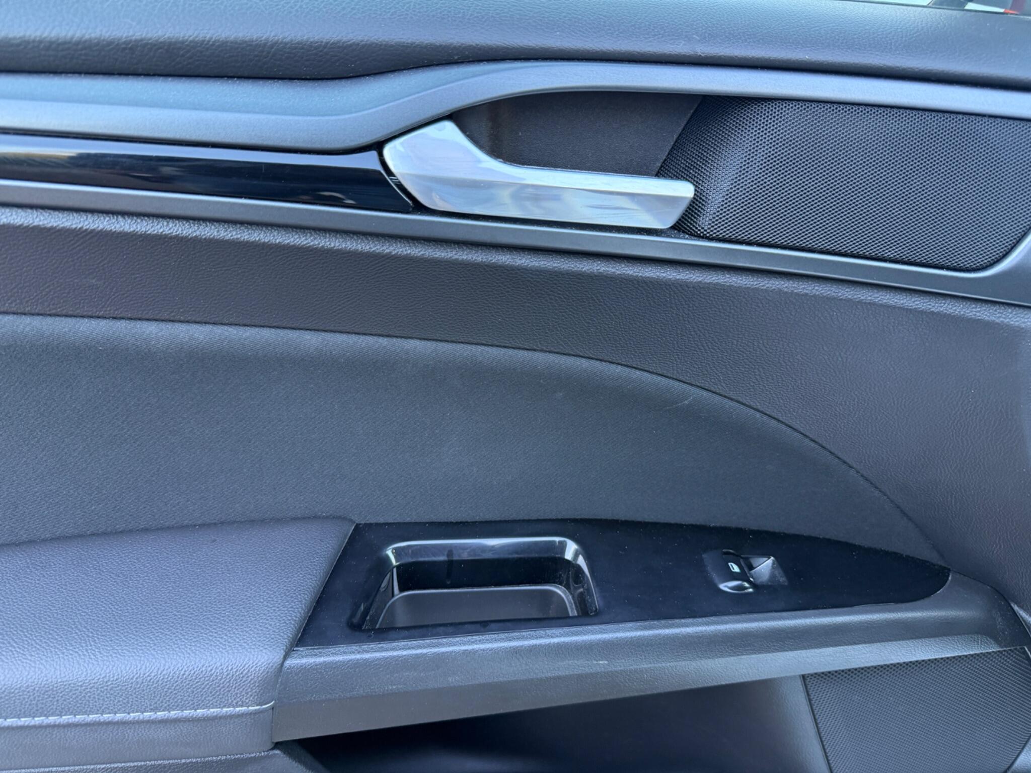 2016 Ford Mondeo image 45