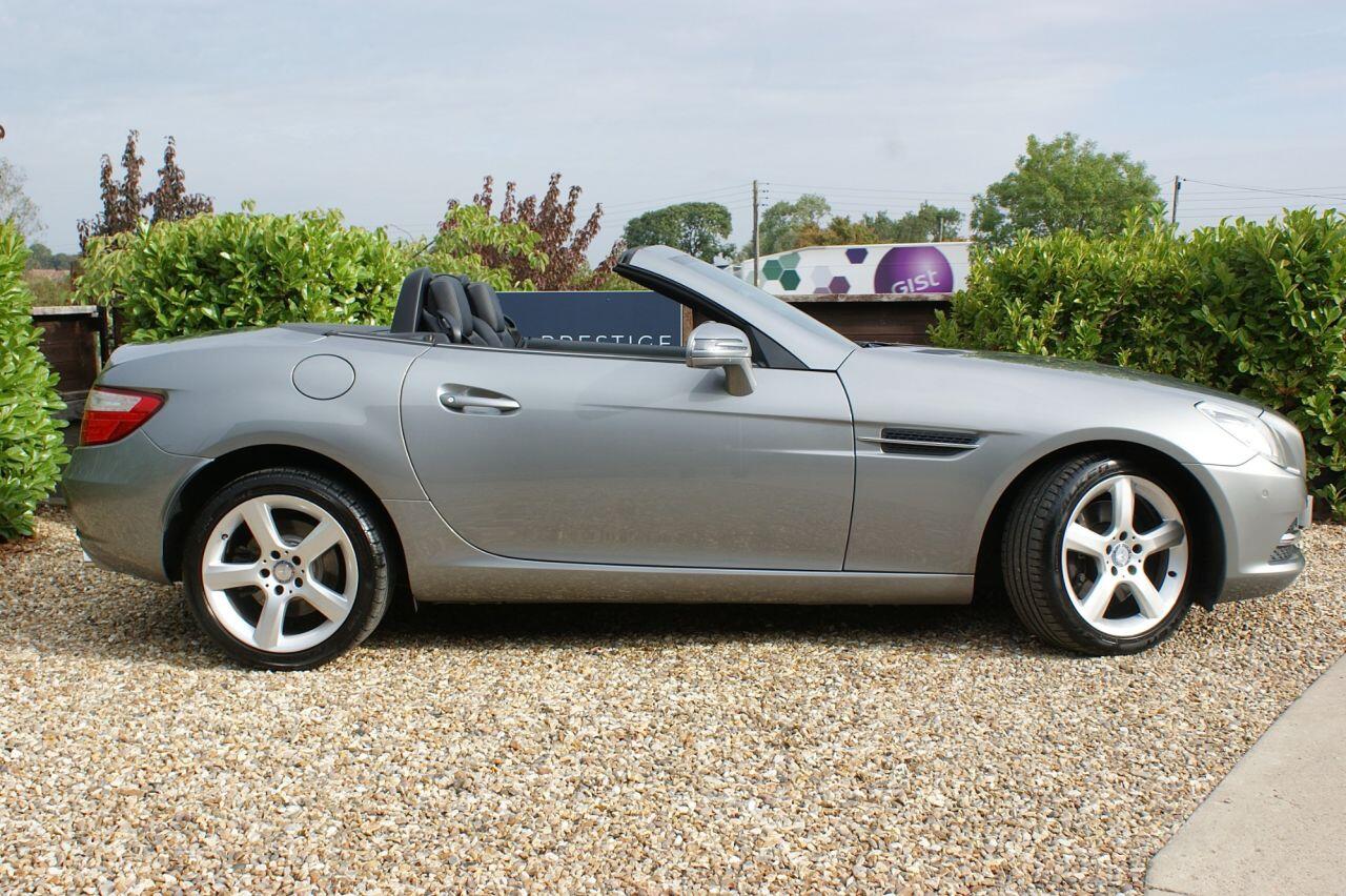 Mercedes-Benz SLK view 9