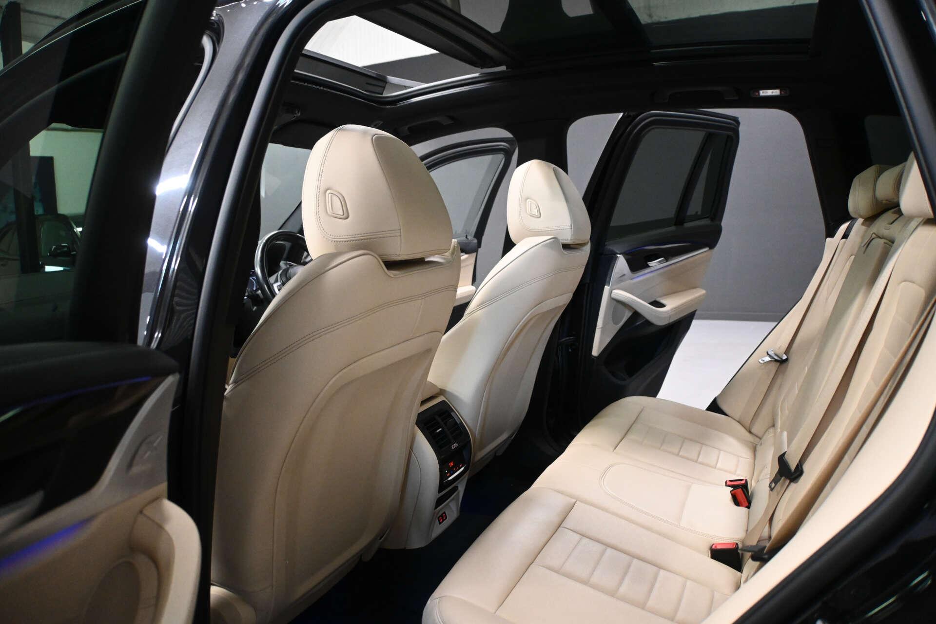 BMW X3 view 8