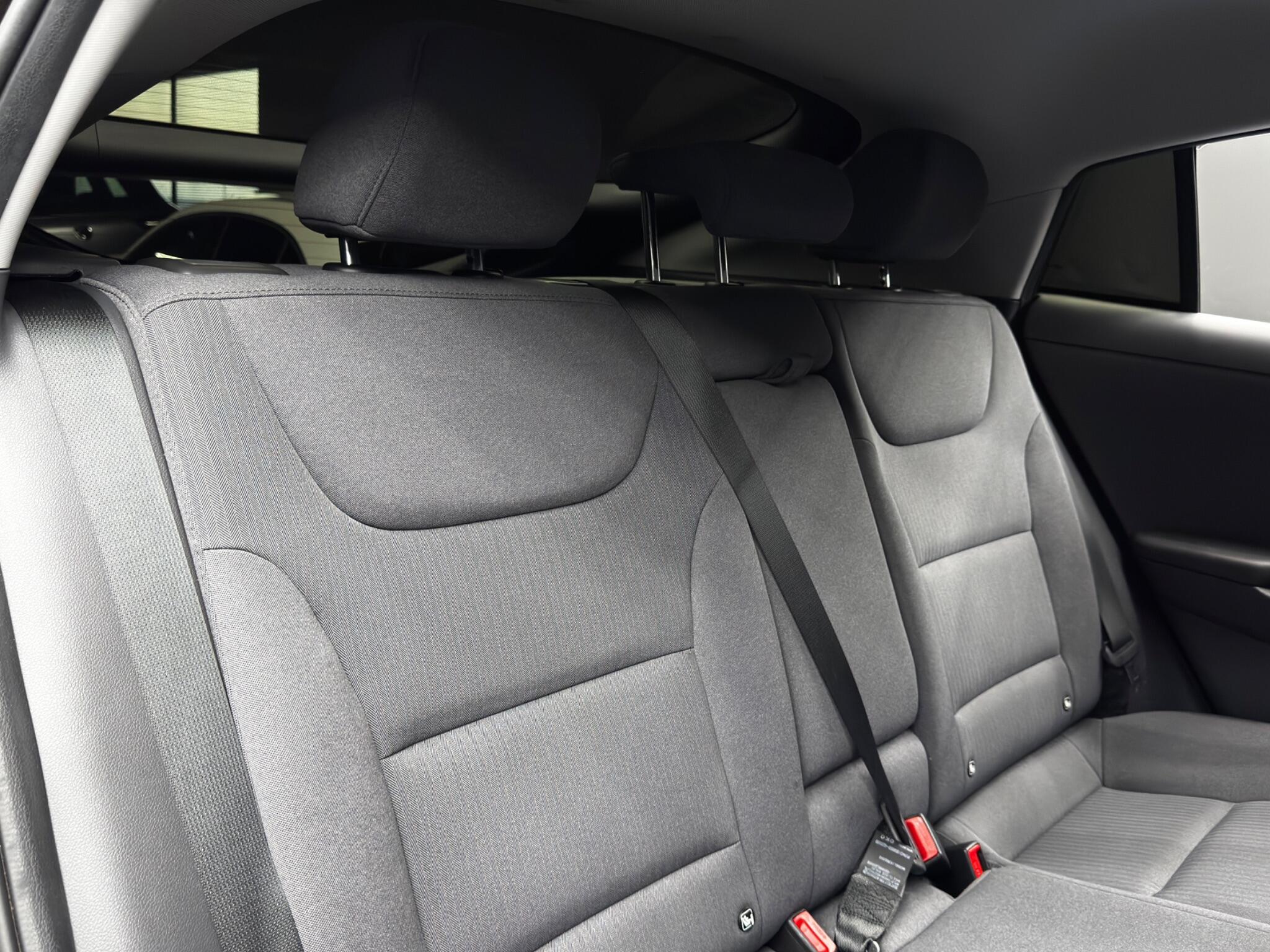 Hyundai Ioniq view 14
