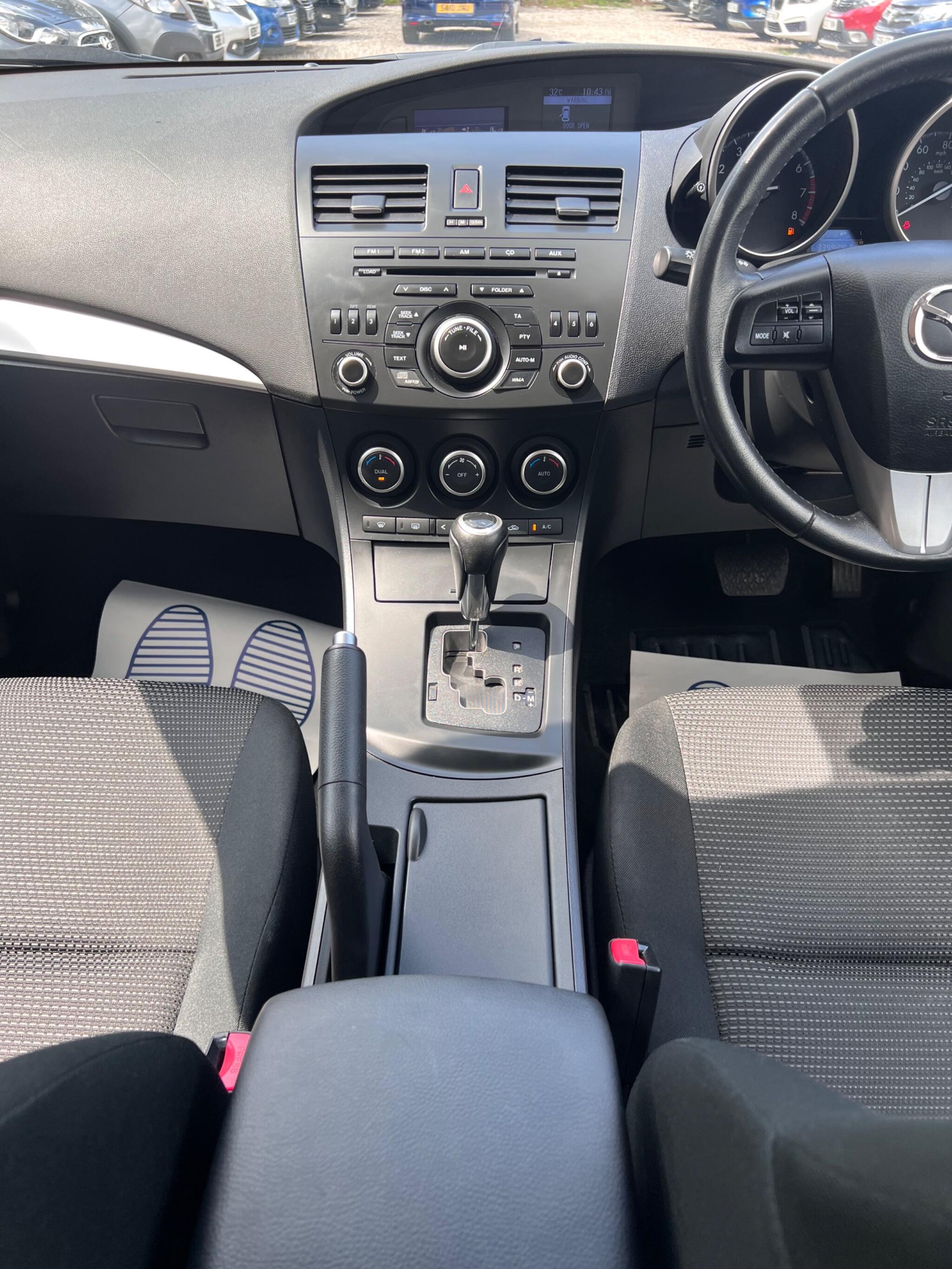 Mazda Mazda3 view 31
