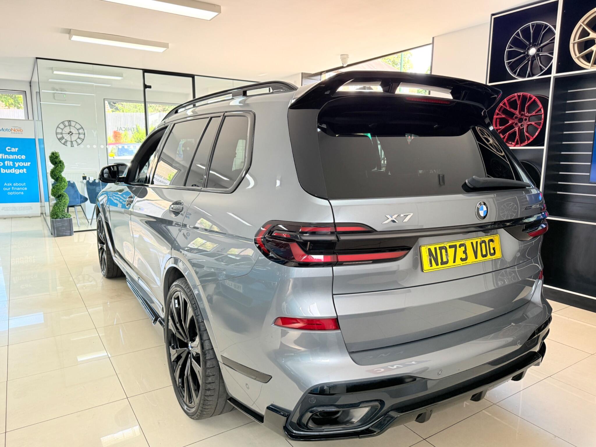 BMW X7 view 38
