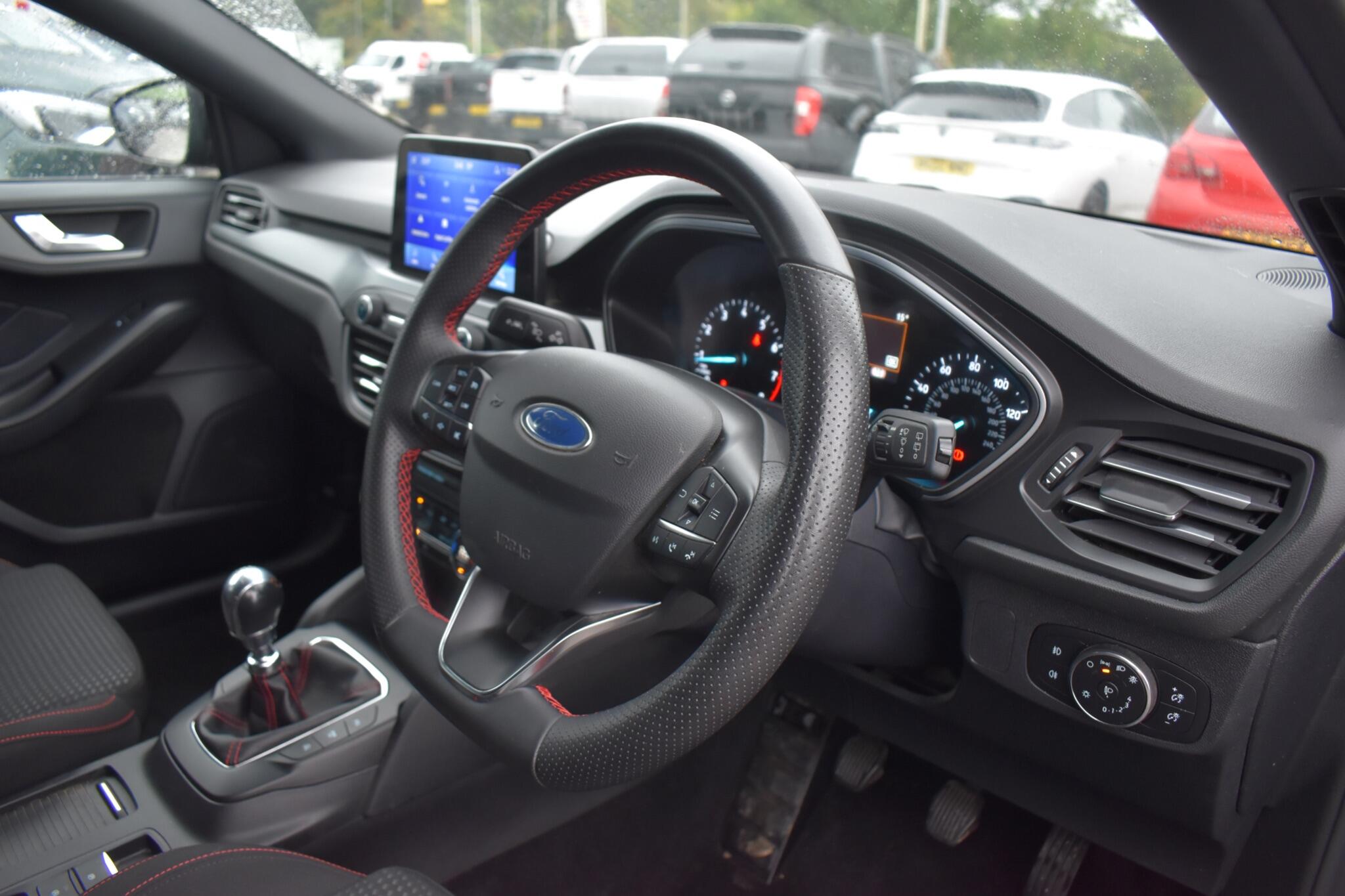 Focus - 1.0T EcoBoost ST-Line Style Euro 6 (s/s) 5dr - Image 24
