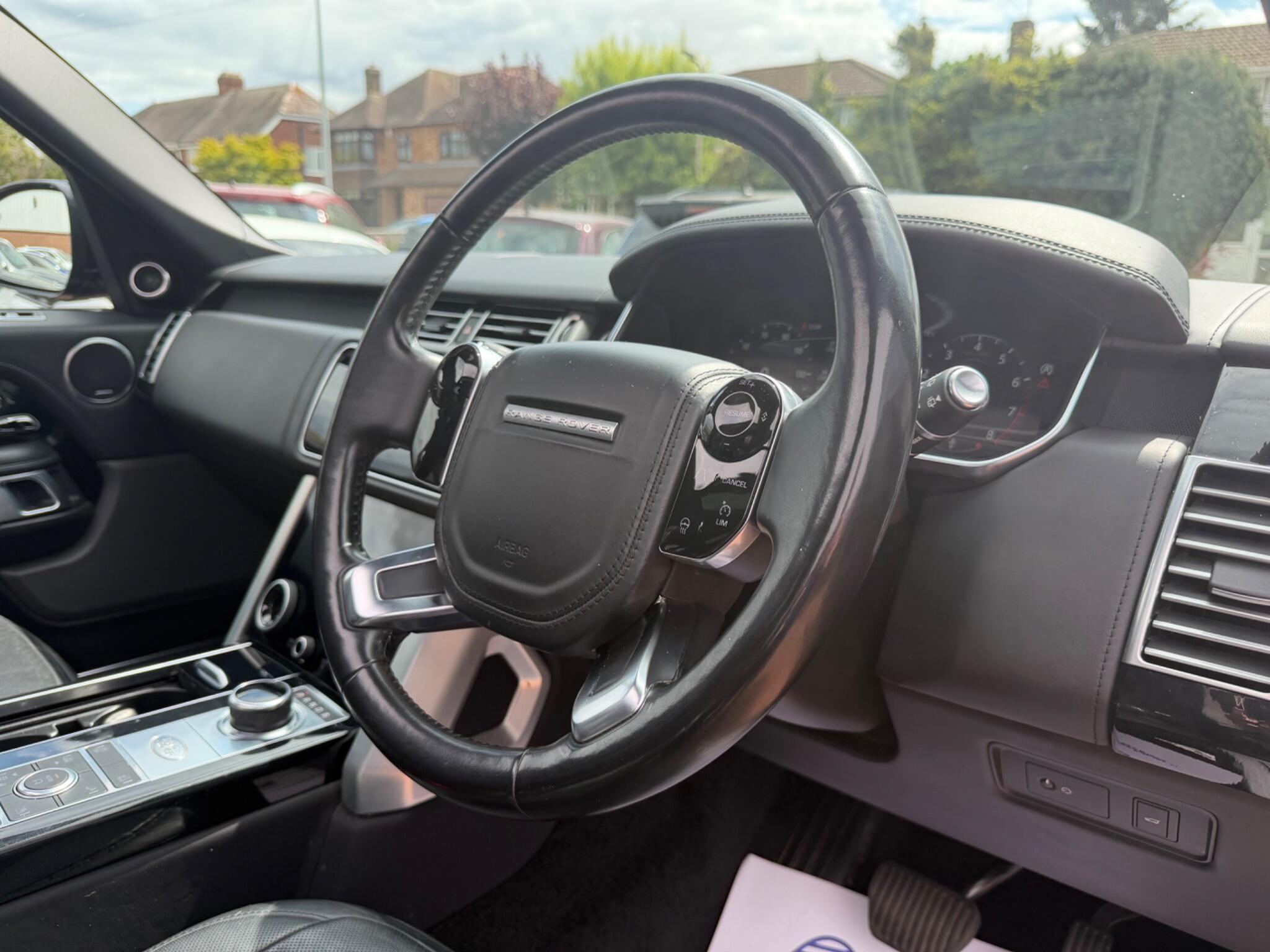 Land Rover Range Rover view 32
