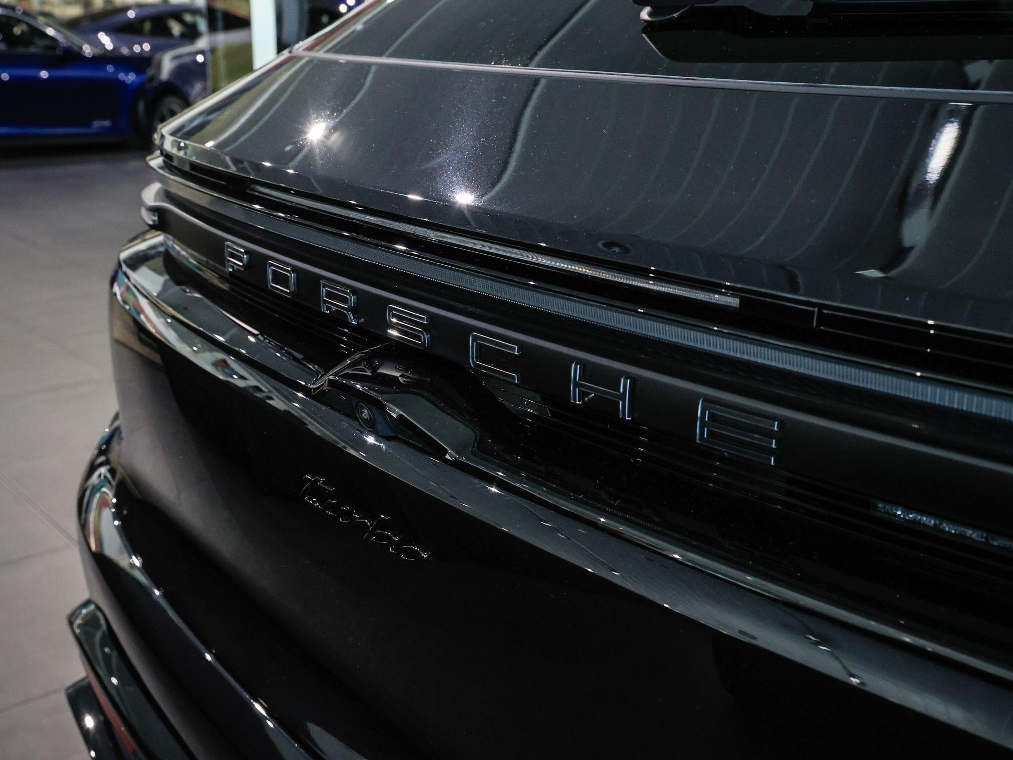 Porsche Macan view 29