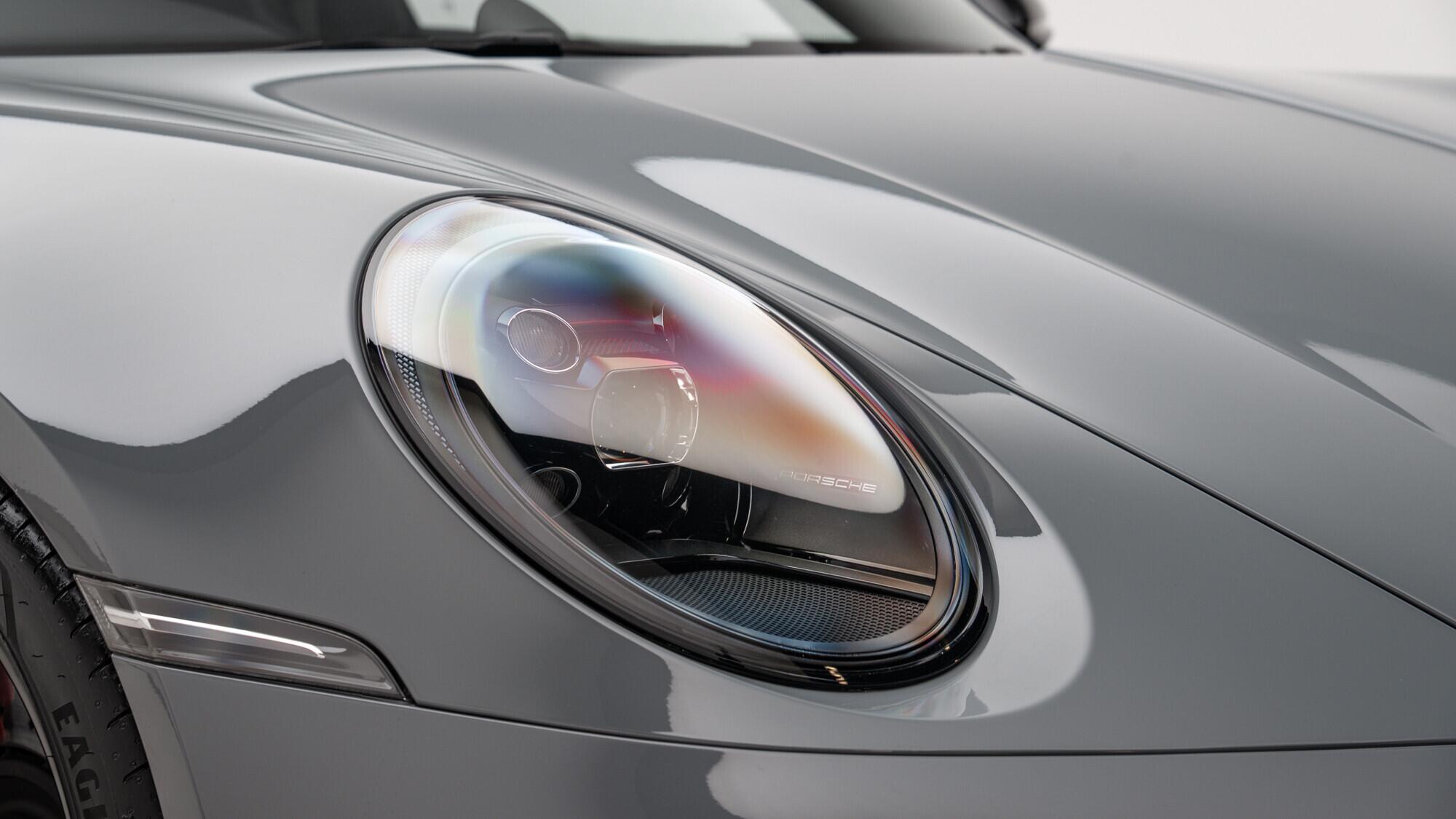 Porsche 911 view 13