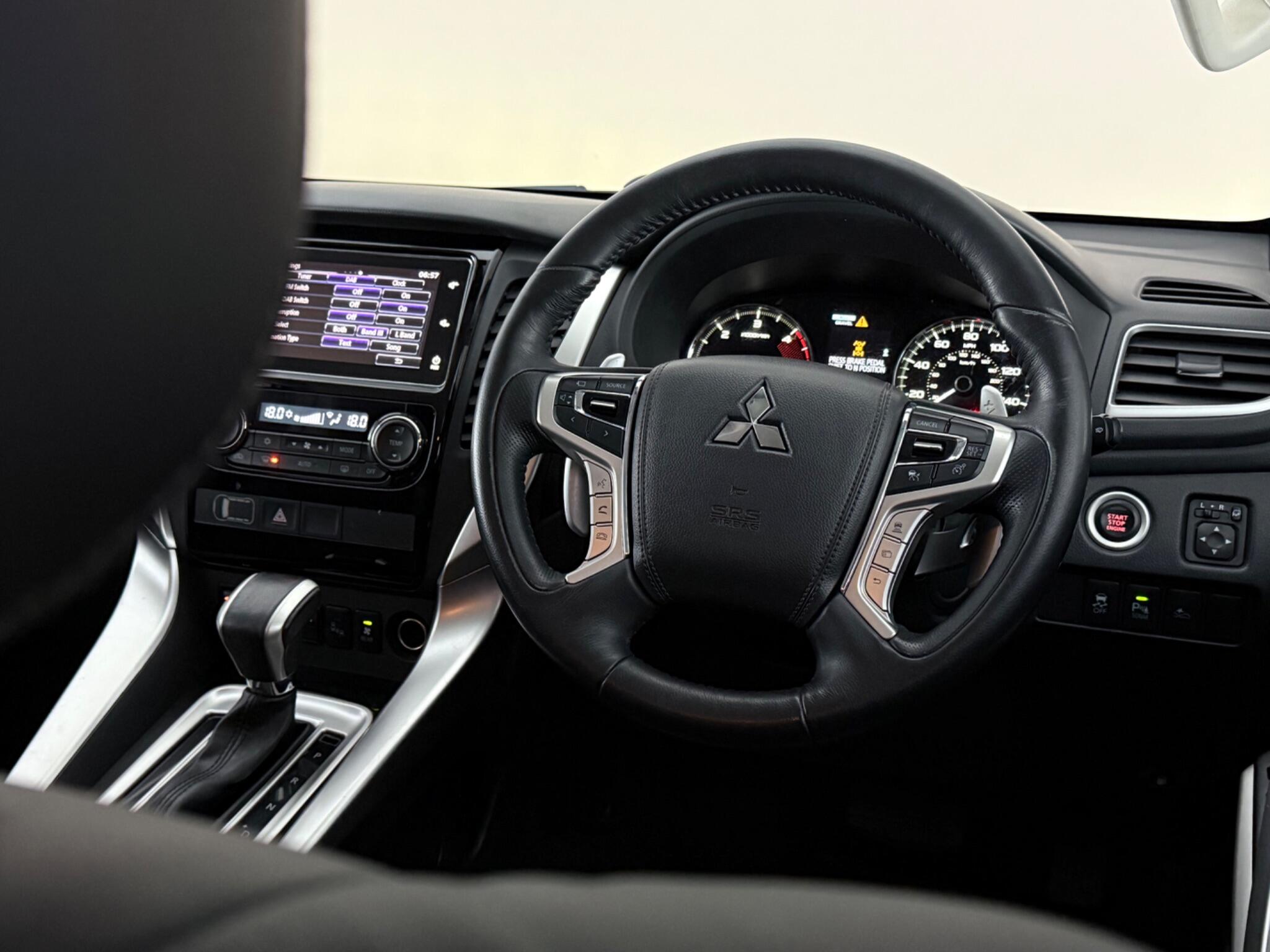Mitsubishi Shogun Sport view 12