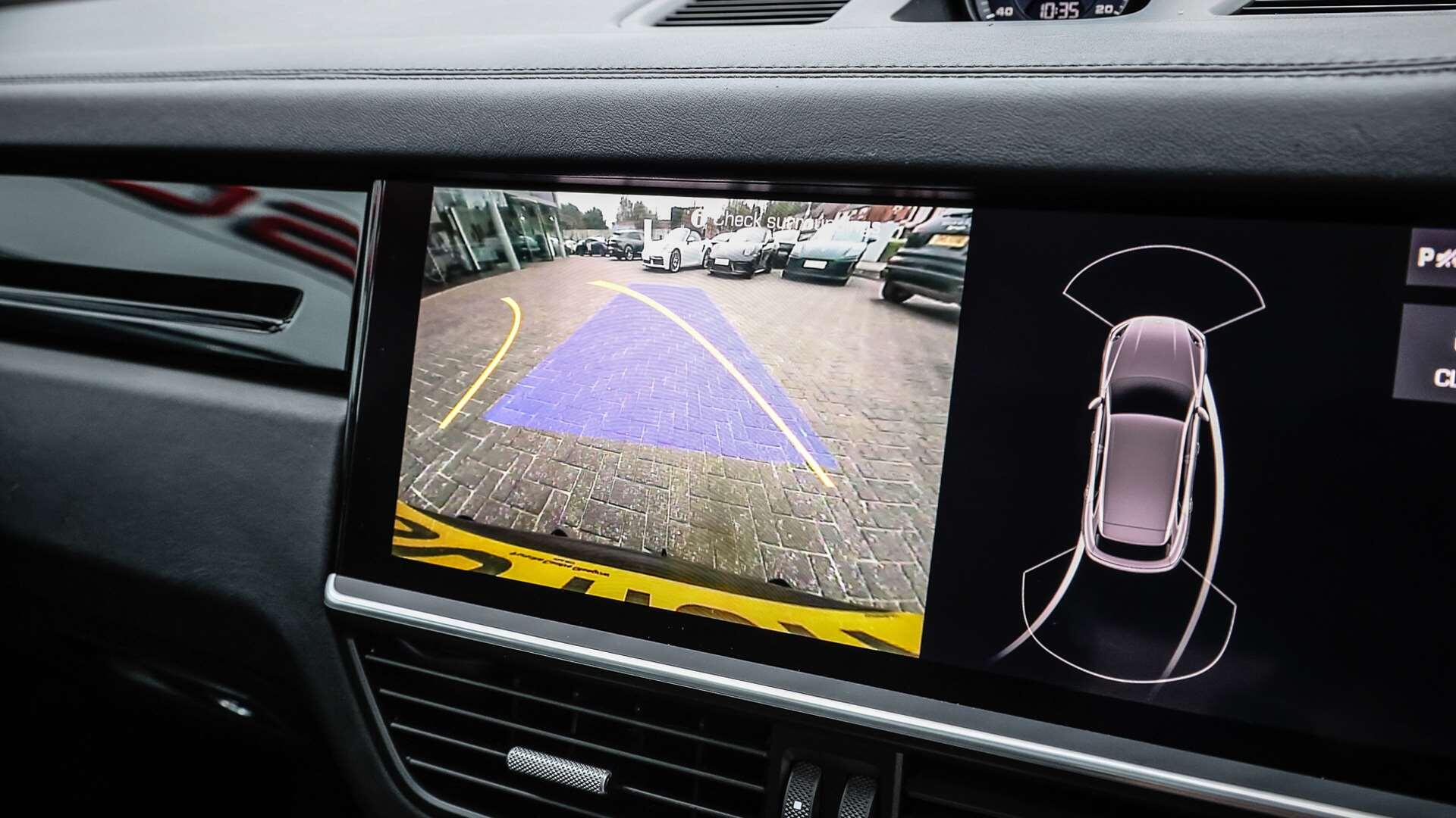 Porsche Cayenne view 24