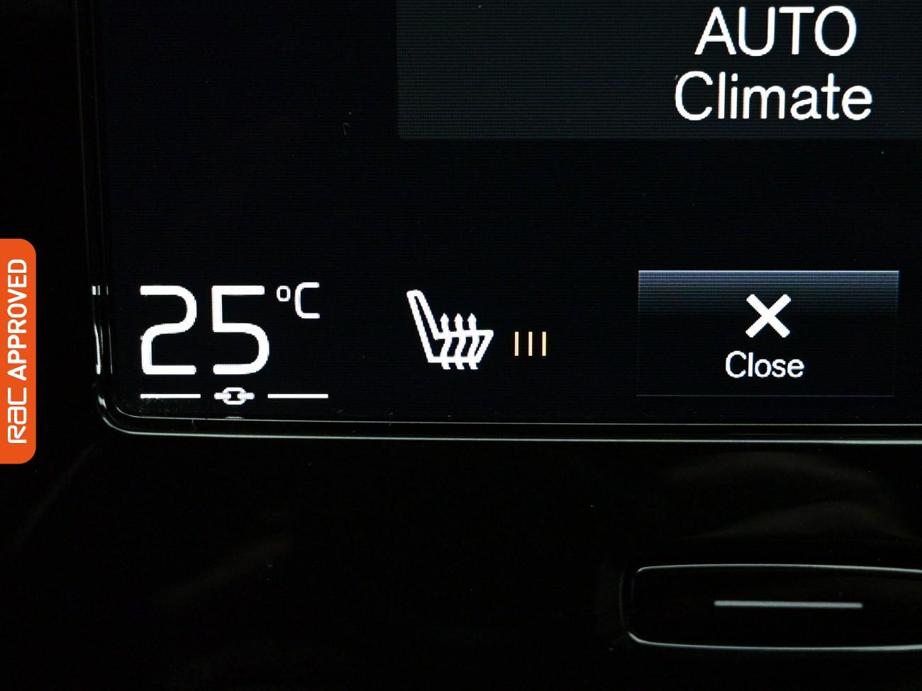 Volvo XC40 view 21