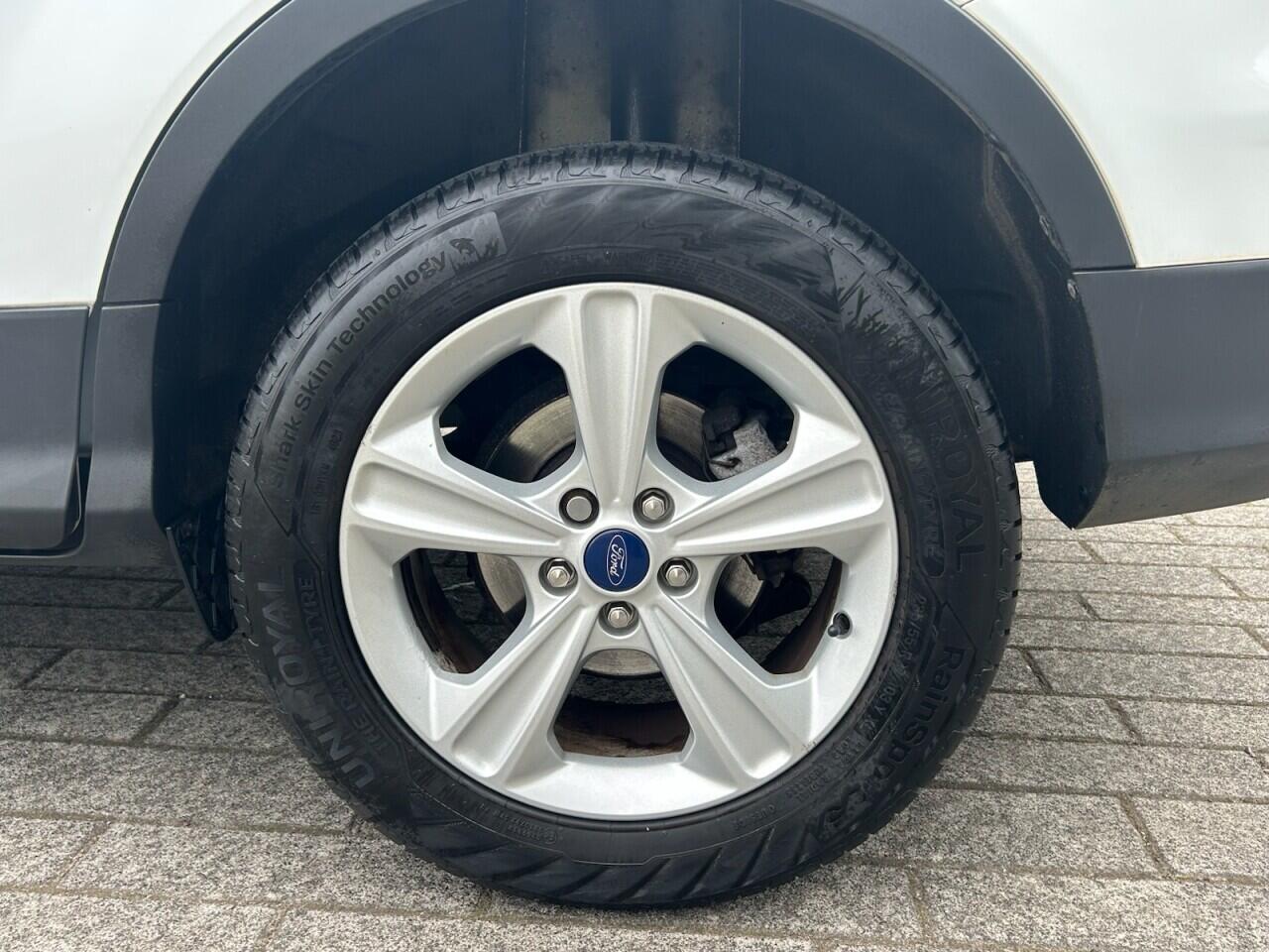 Ford Kuga view 42