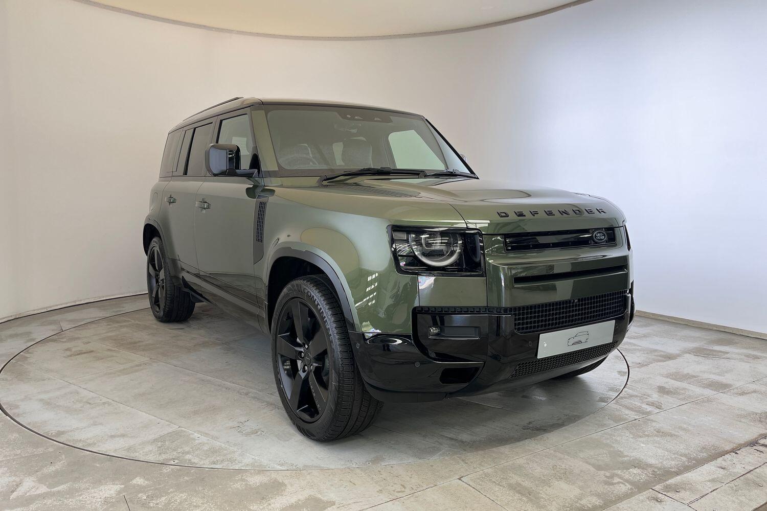 Land Rover Defender view 16