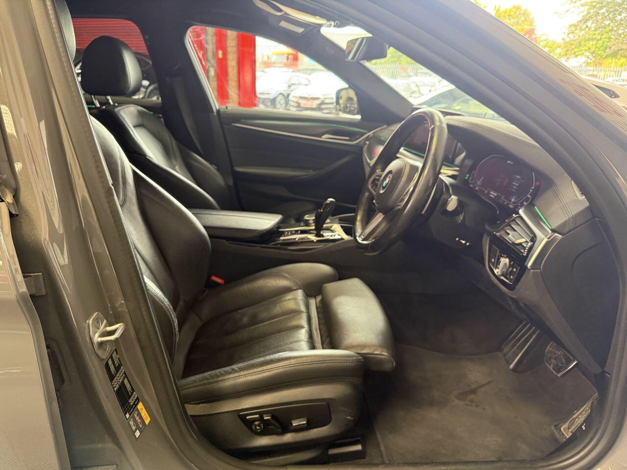 BMW 5 Series view 29
