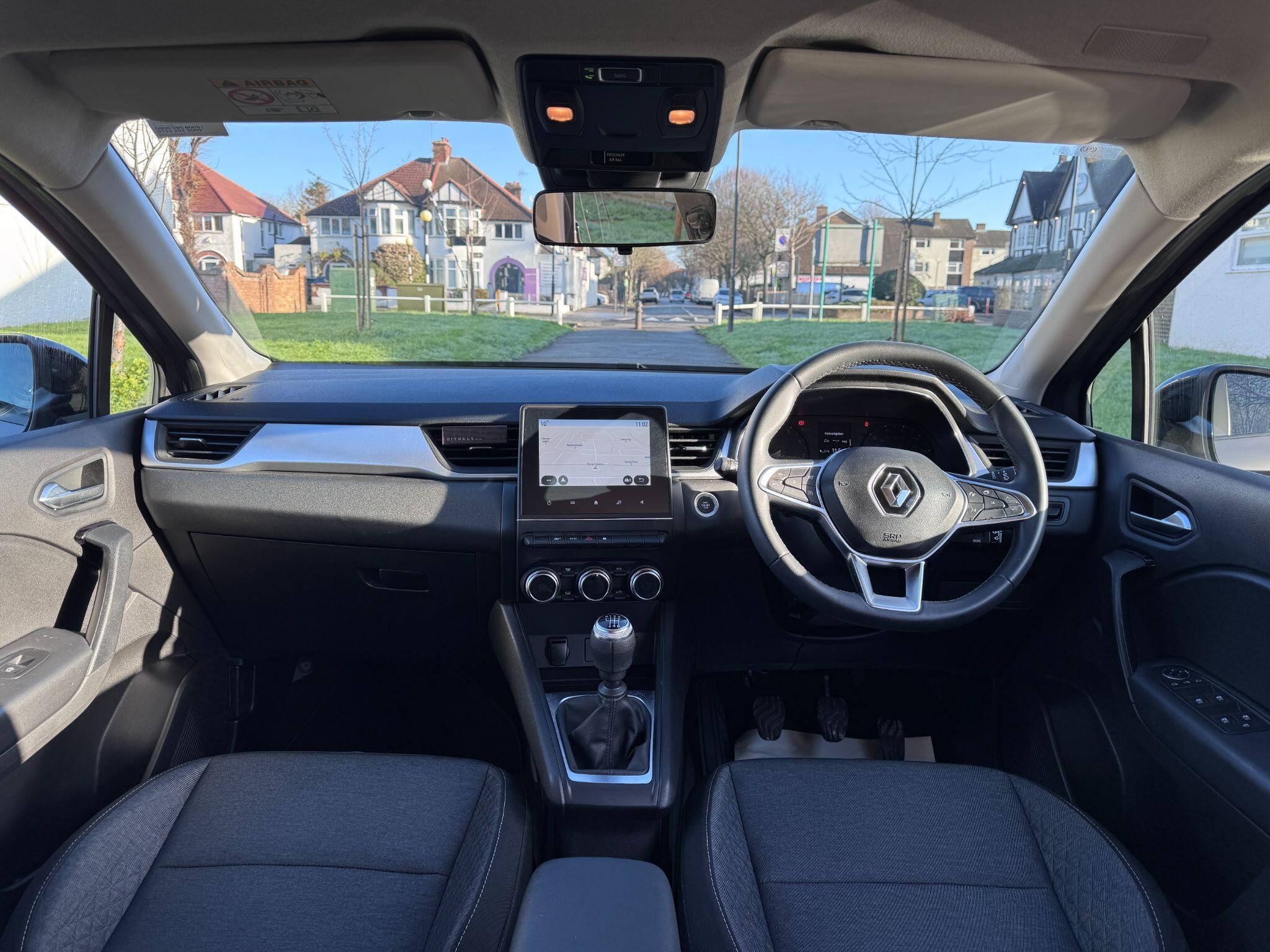 2022 Renault Captur 1.0 TCe Iconic Euro 6 (s/s) 5dr • 20,000 miles image 5
