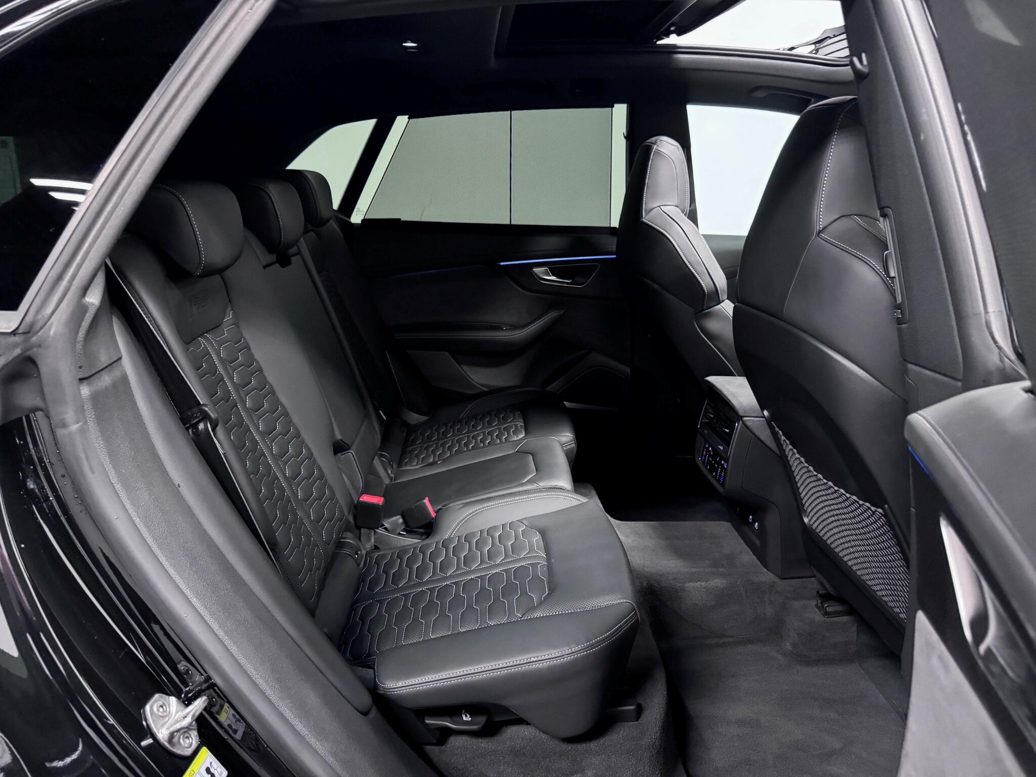 Audi RSQ8 view 39