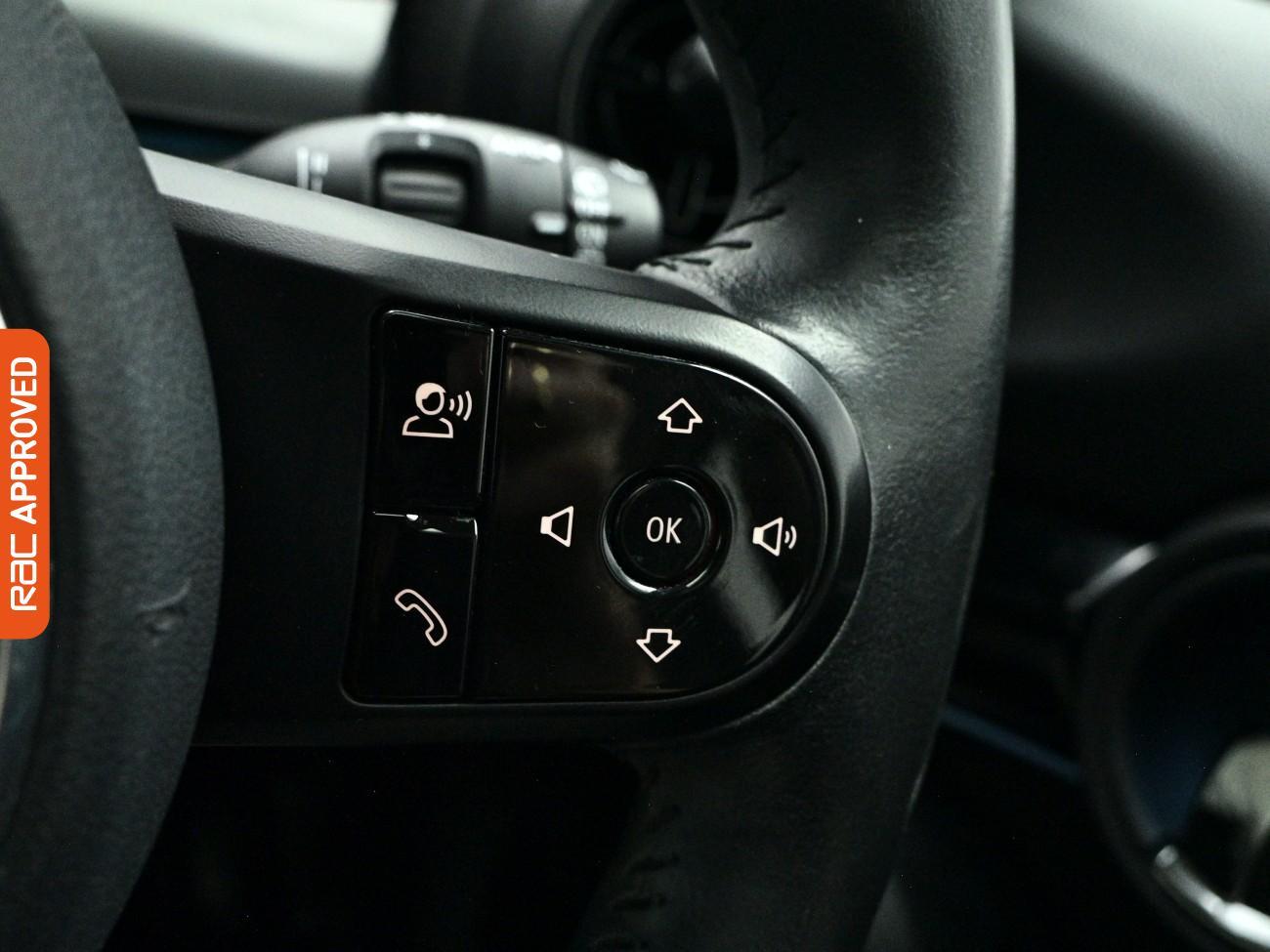 Mini Hatch view 23