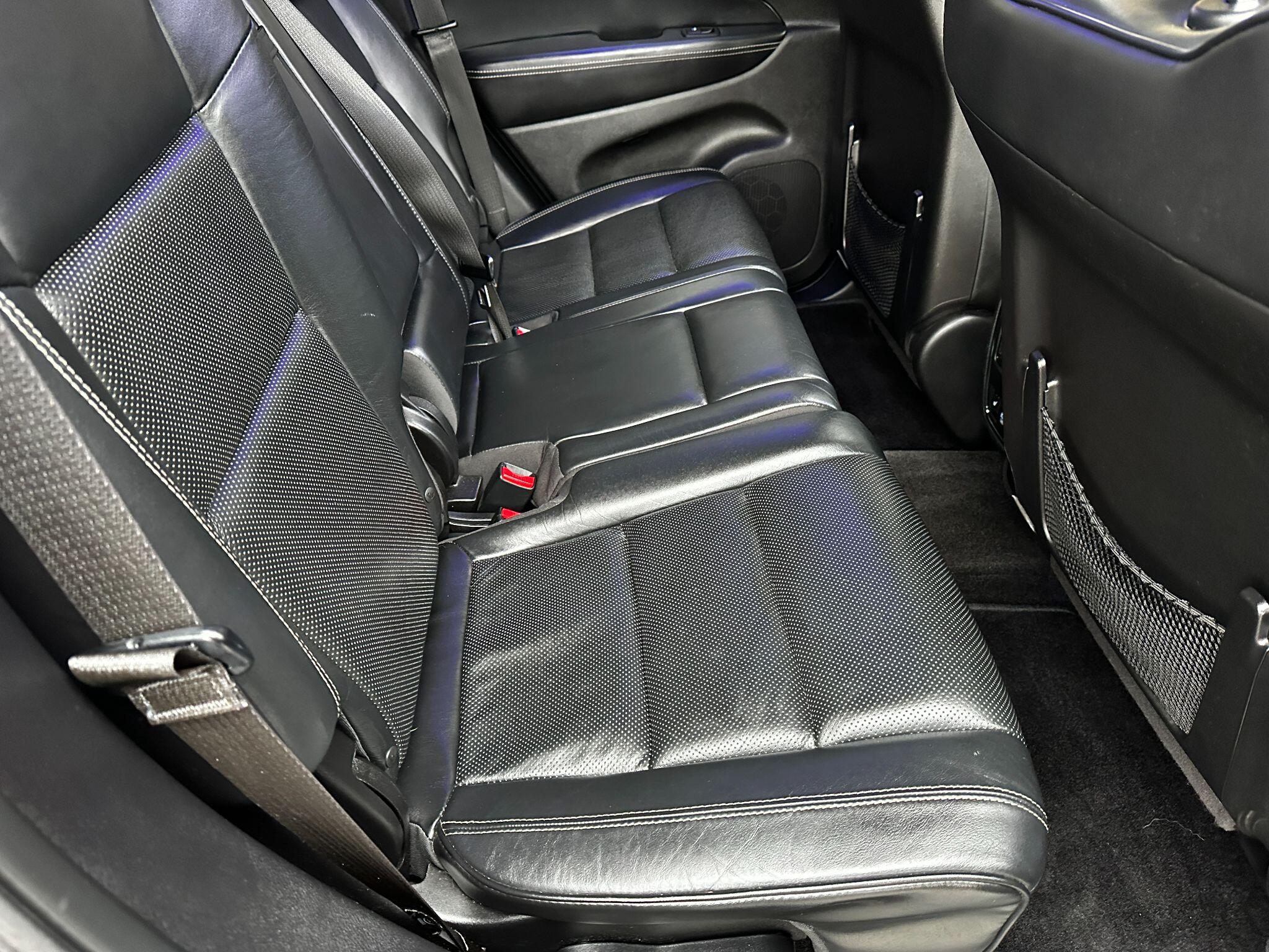 Jeep Grand Cherokee view 31