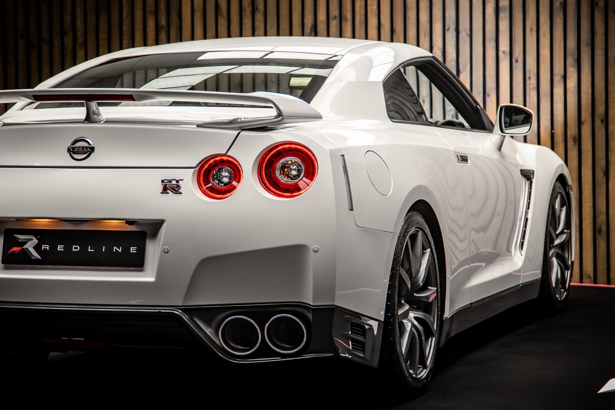 Nissan GT-R view 21