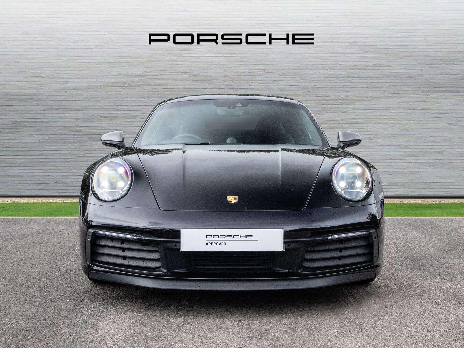 Porsche 911 view 9