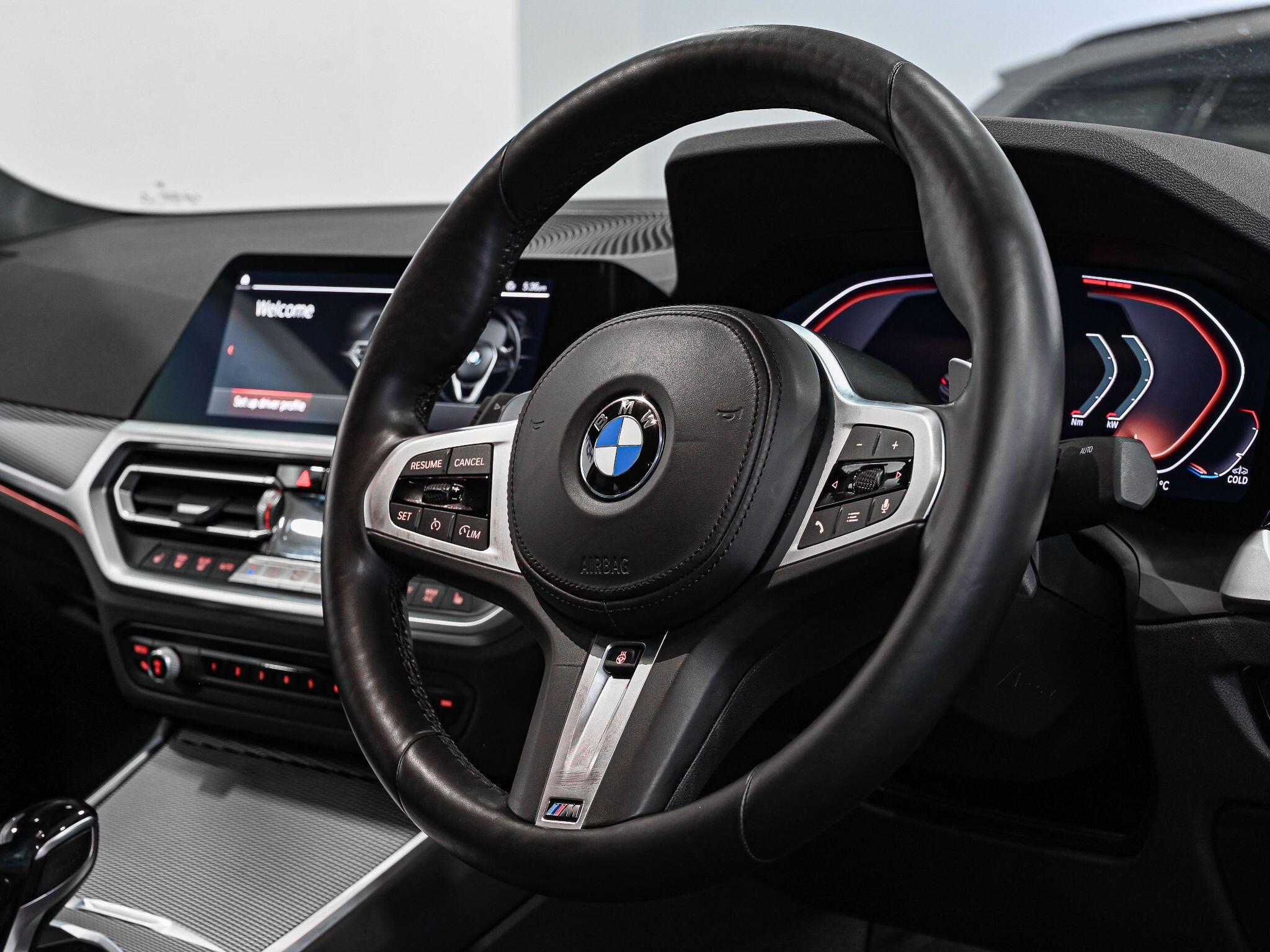 BMW 3 Series view 8