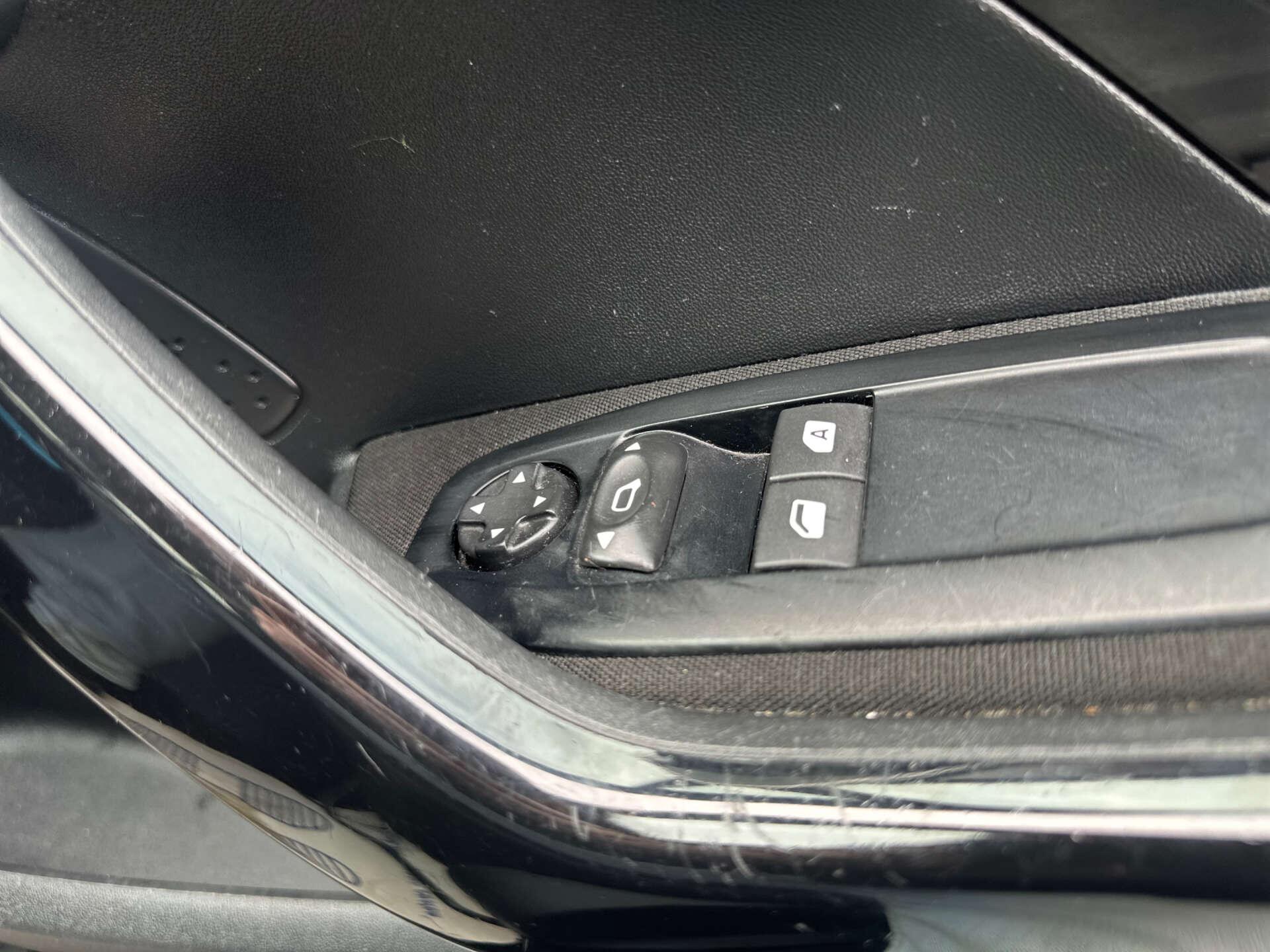 Peugeot 208 view 33