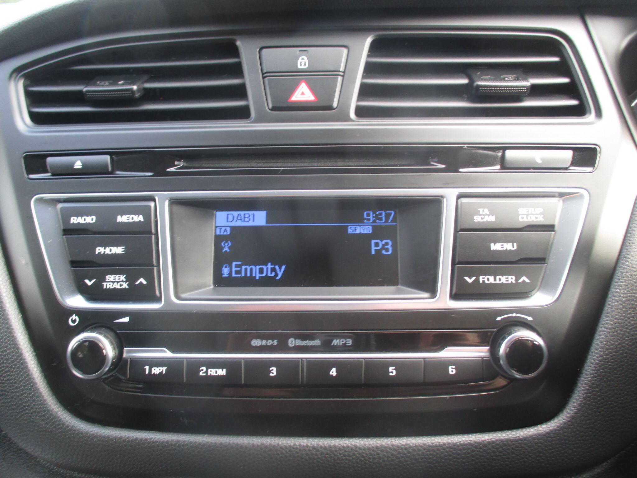 Hyundai i20 view 41