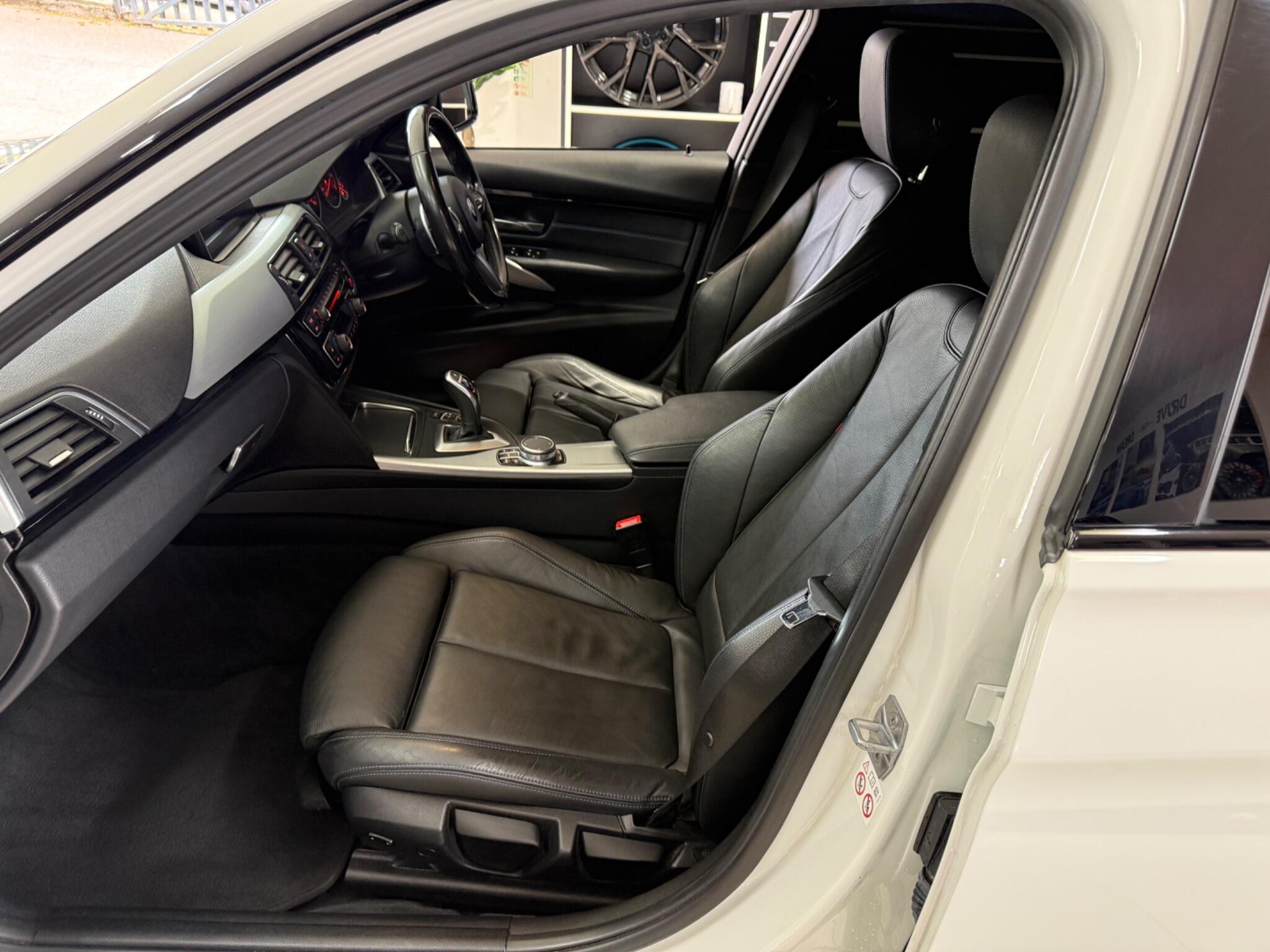 BMW 3 Series view 33