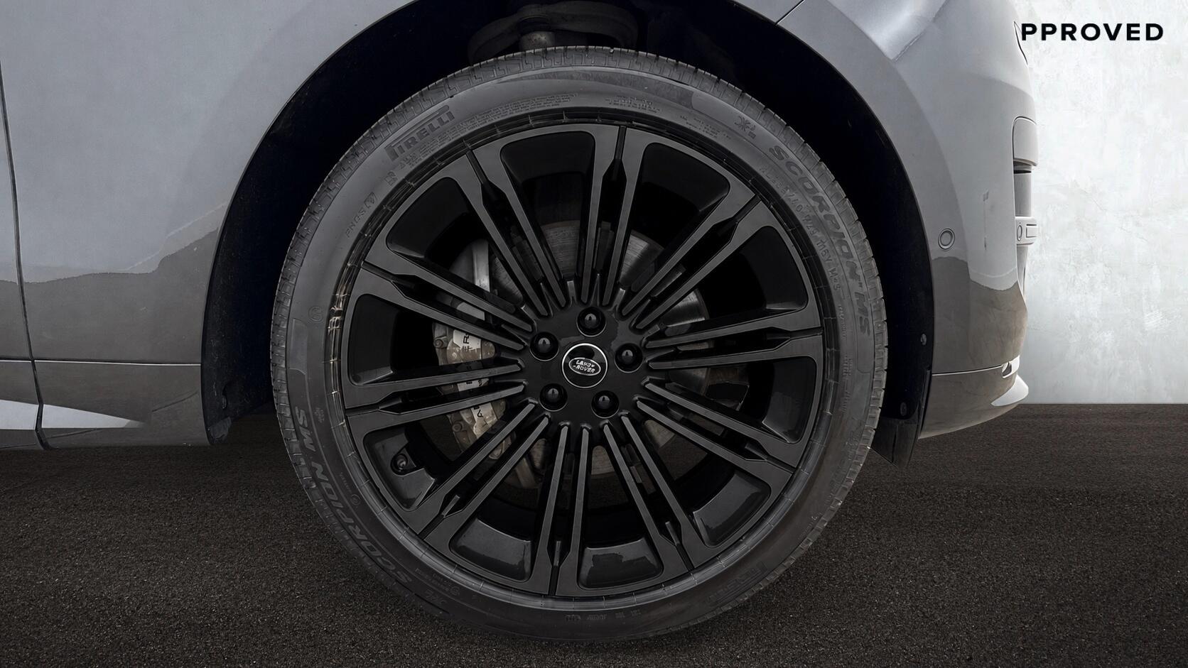 Land Rover Range Rover Sport view 8