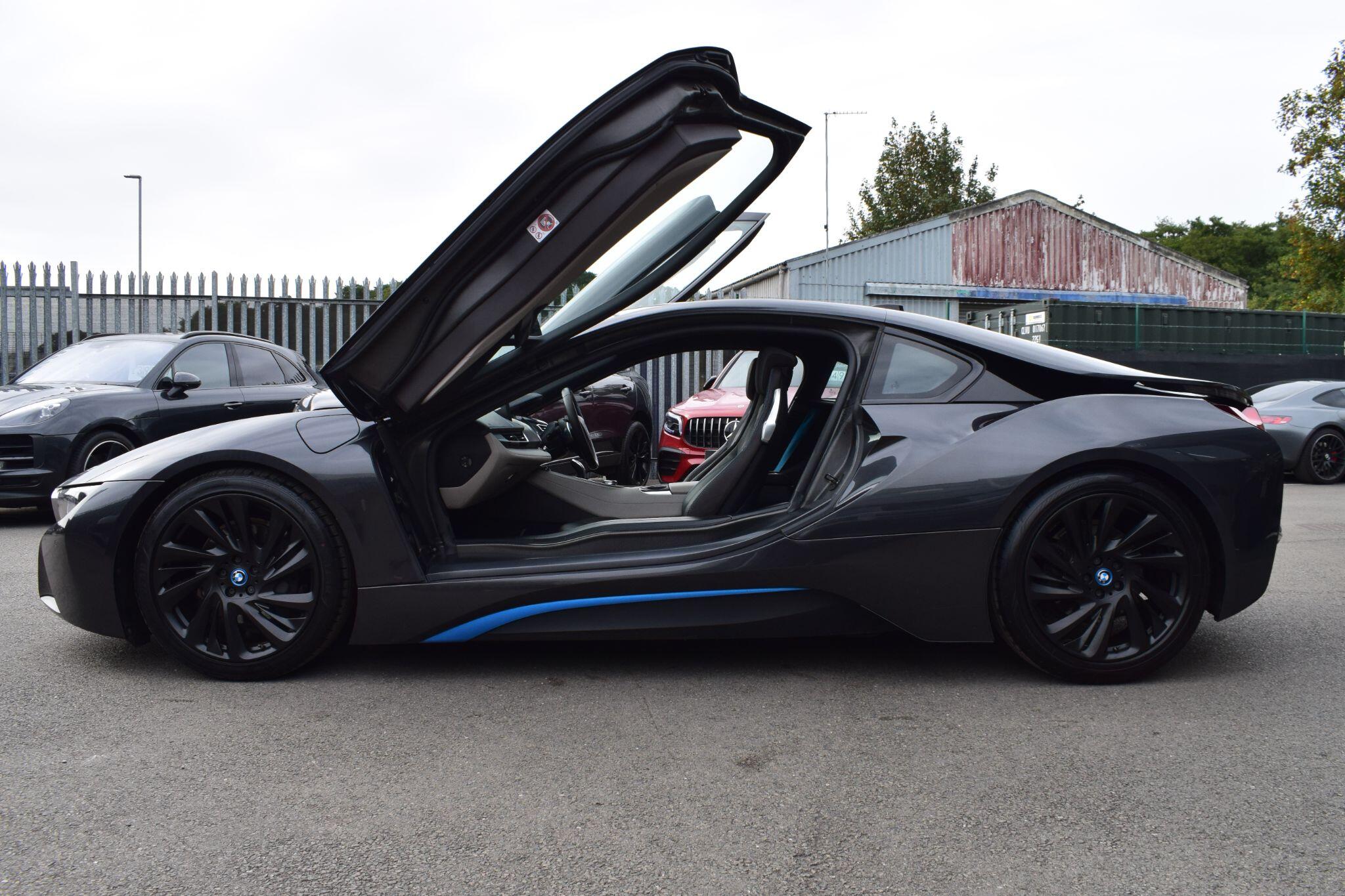 BMW I8 view 5