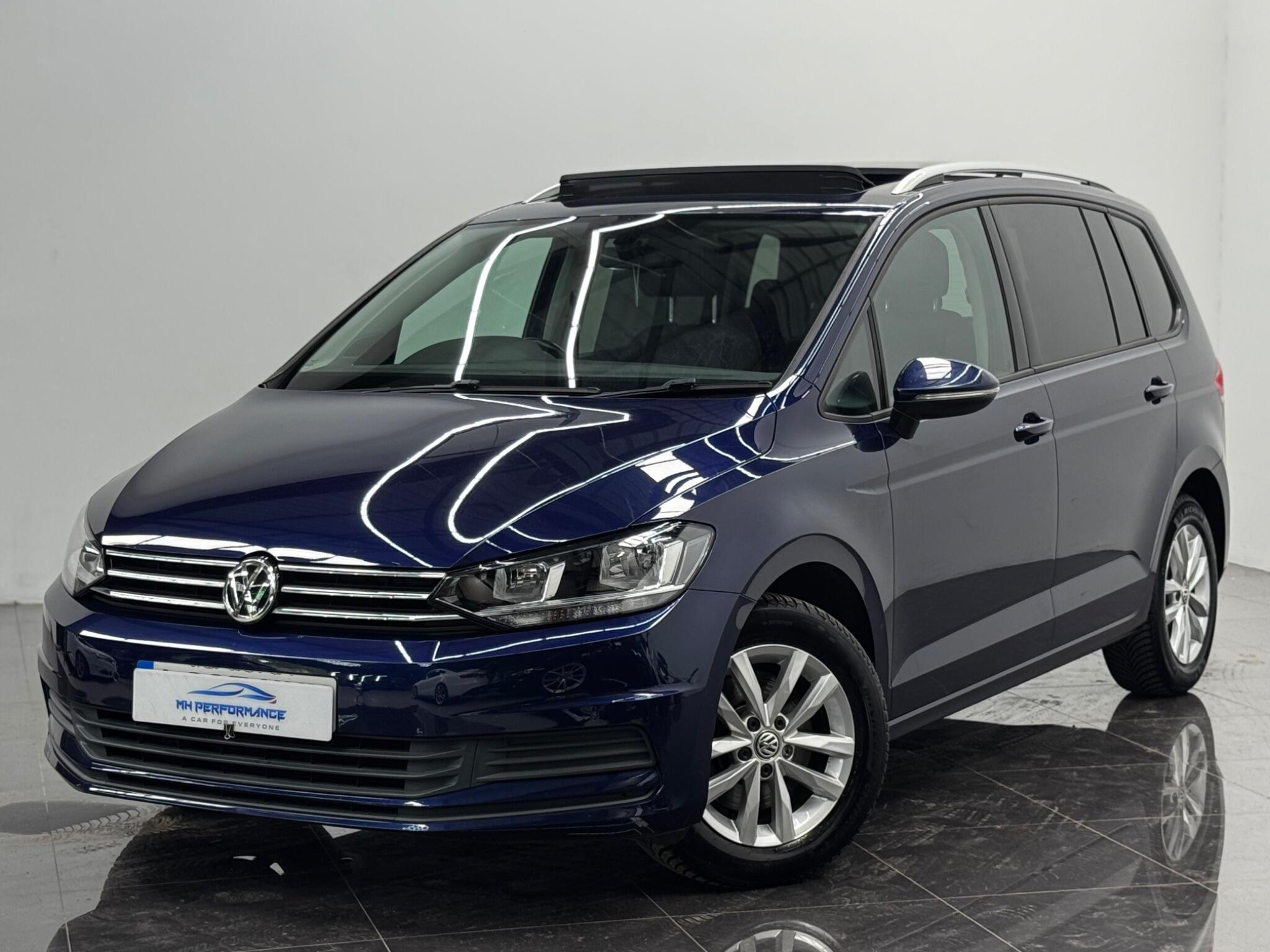 Volkswagen Touran view 17
