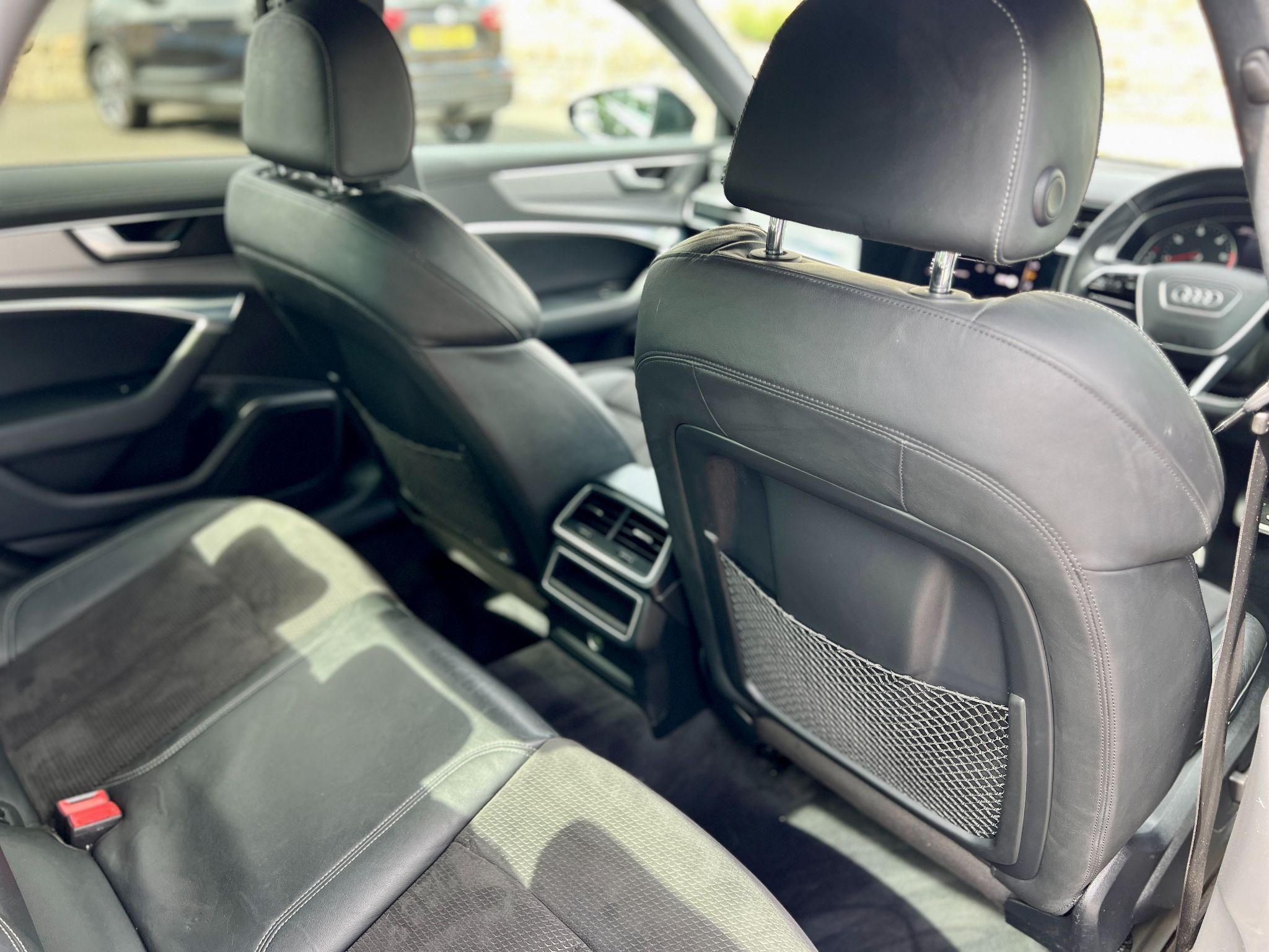 Audi A6 view 16