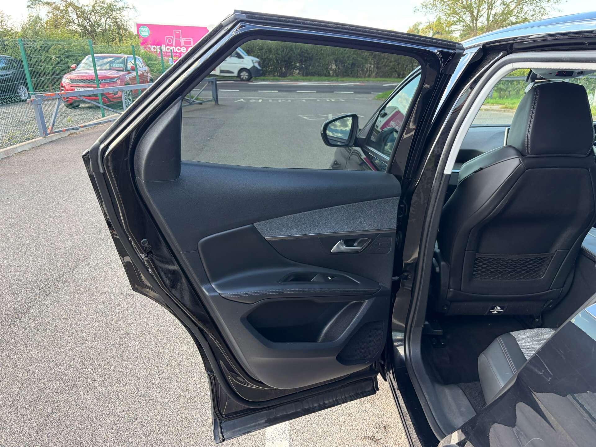 Peugeot 3008 view 19