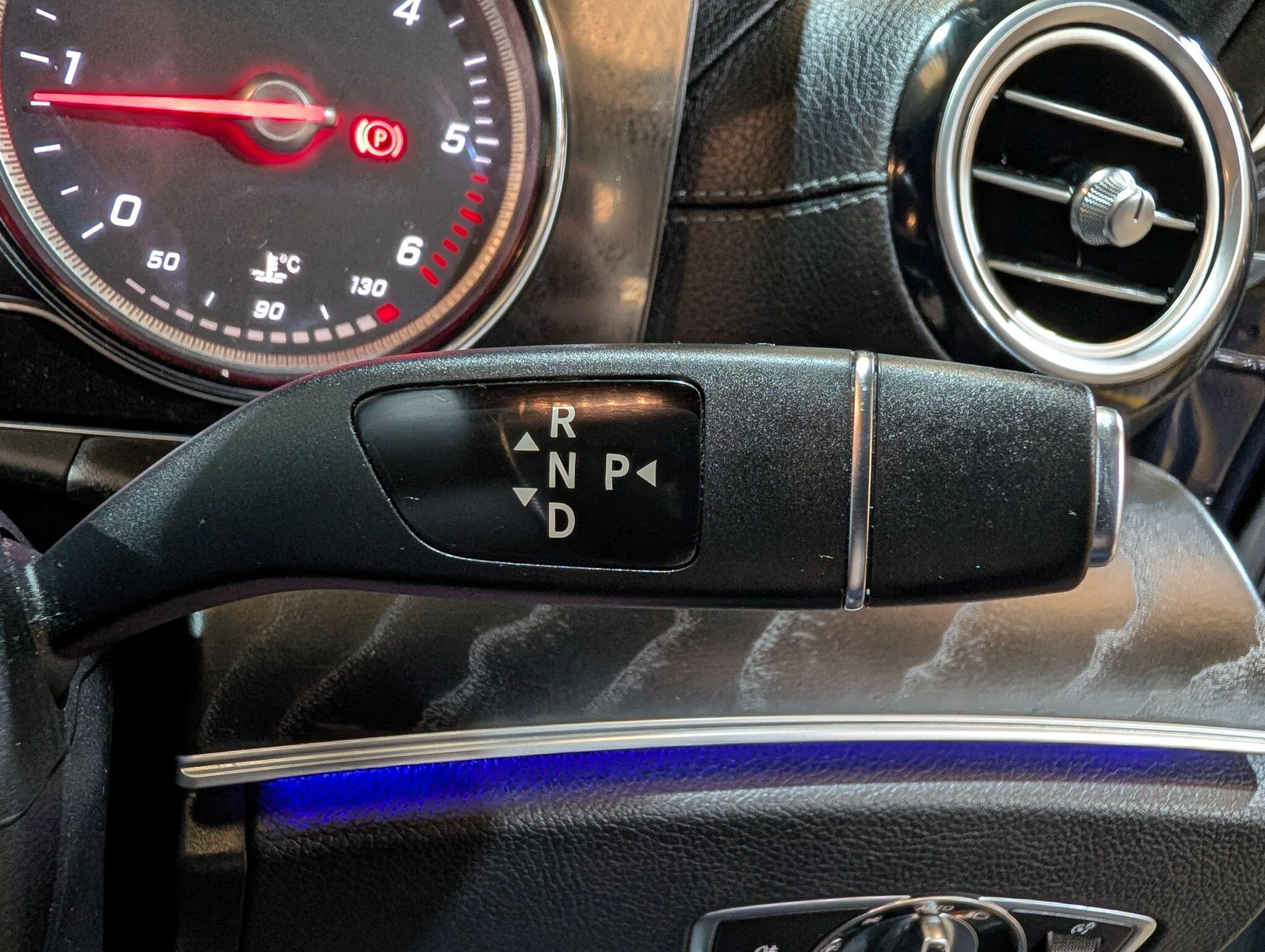 Mercedes-Benz E-Class view 32