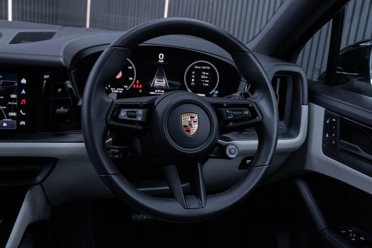 Porsche Cayenne view 23