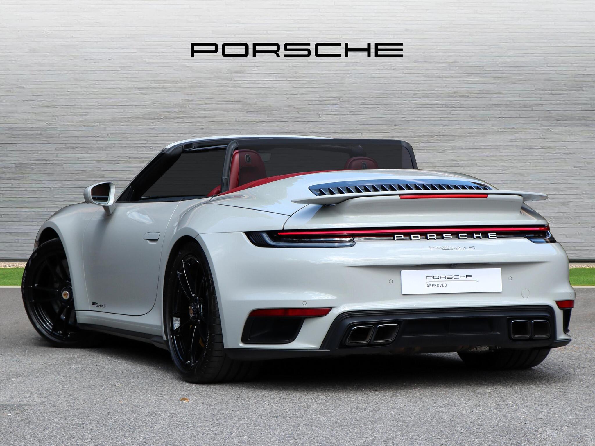 Porsche 911 view 2