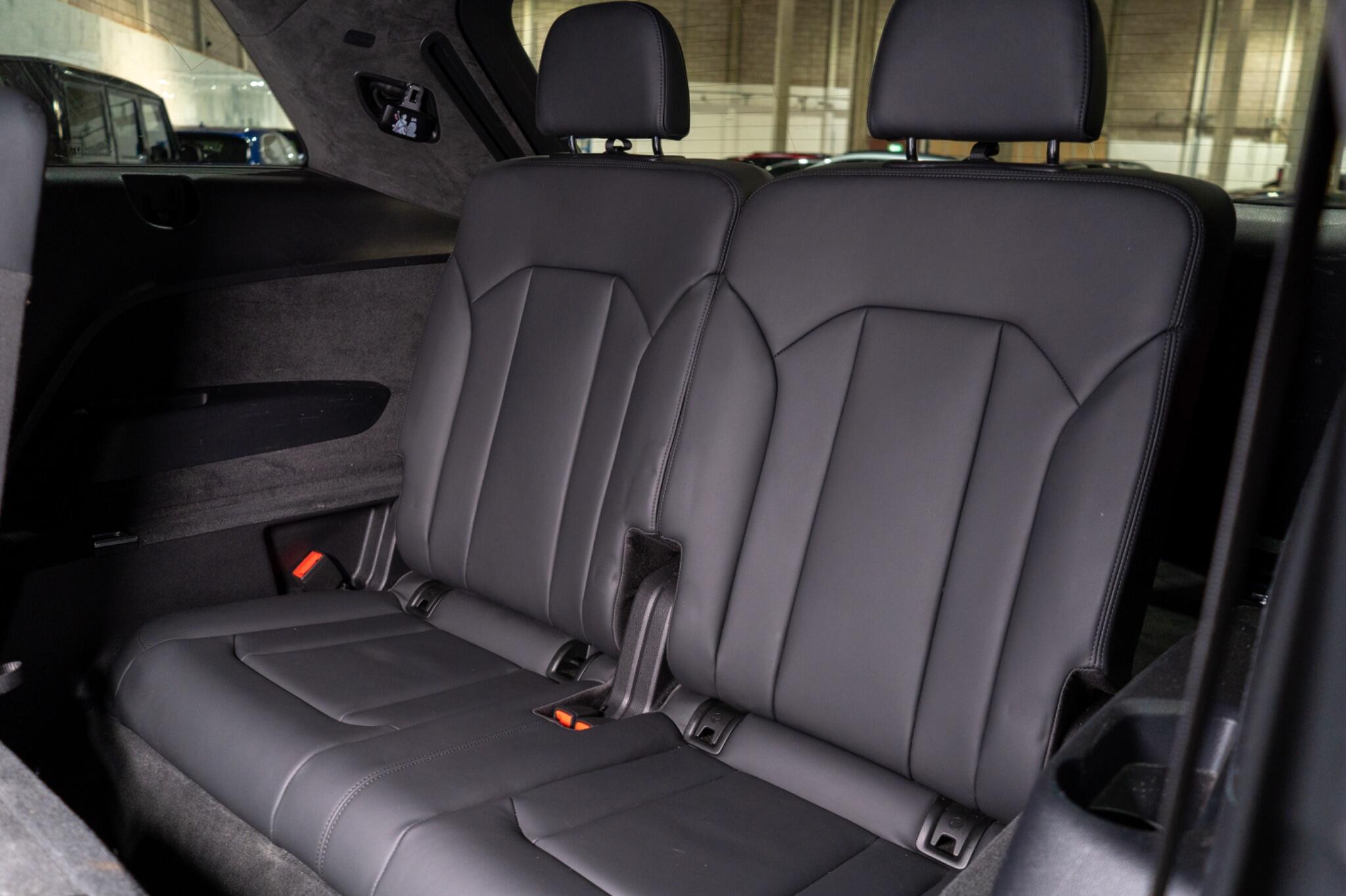 Audi SQ7 view 17