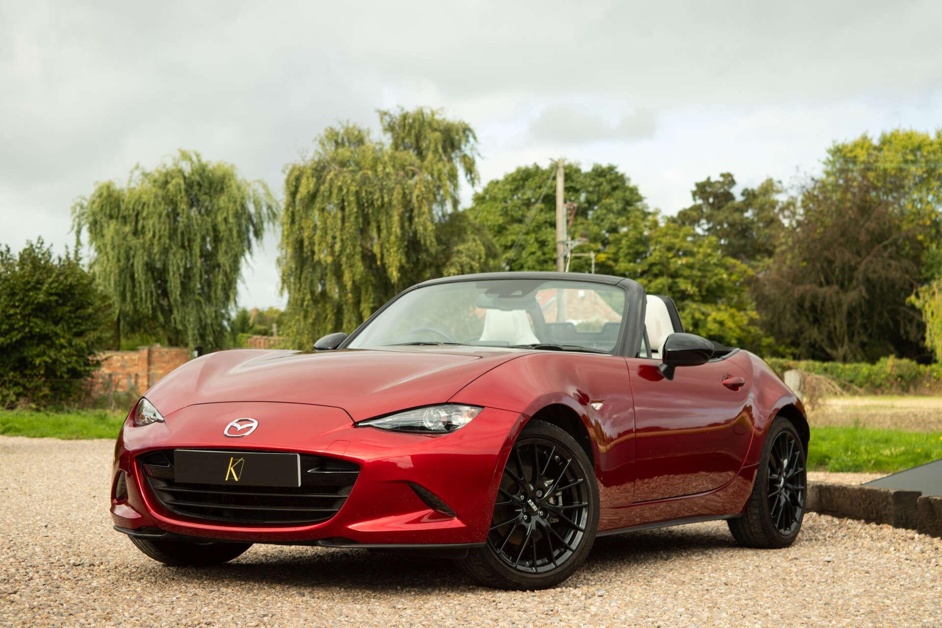 Mazda MX-5 view 3