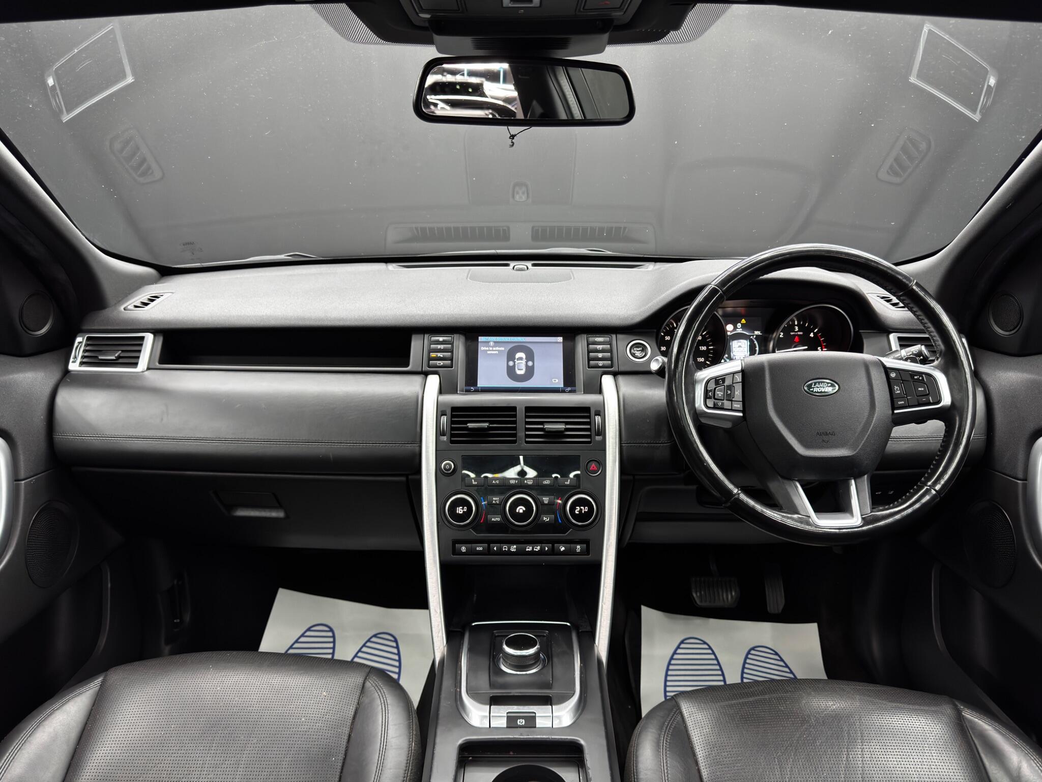 Land Rover Discovery Sport view 10