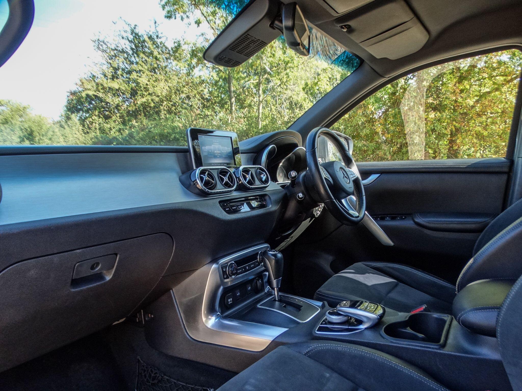 Mercedes-Benz X Class view 15