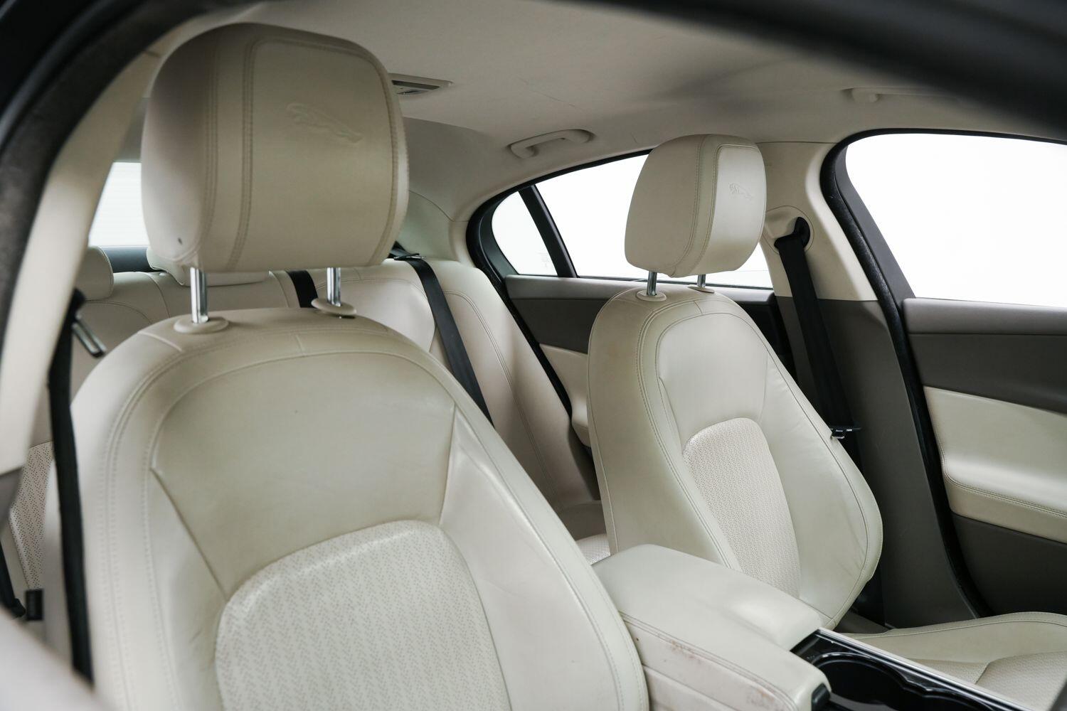 Jaguar XE view 9