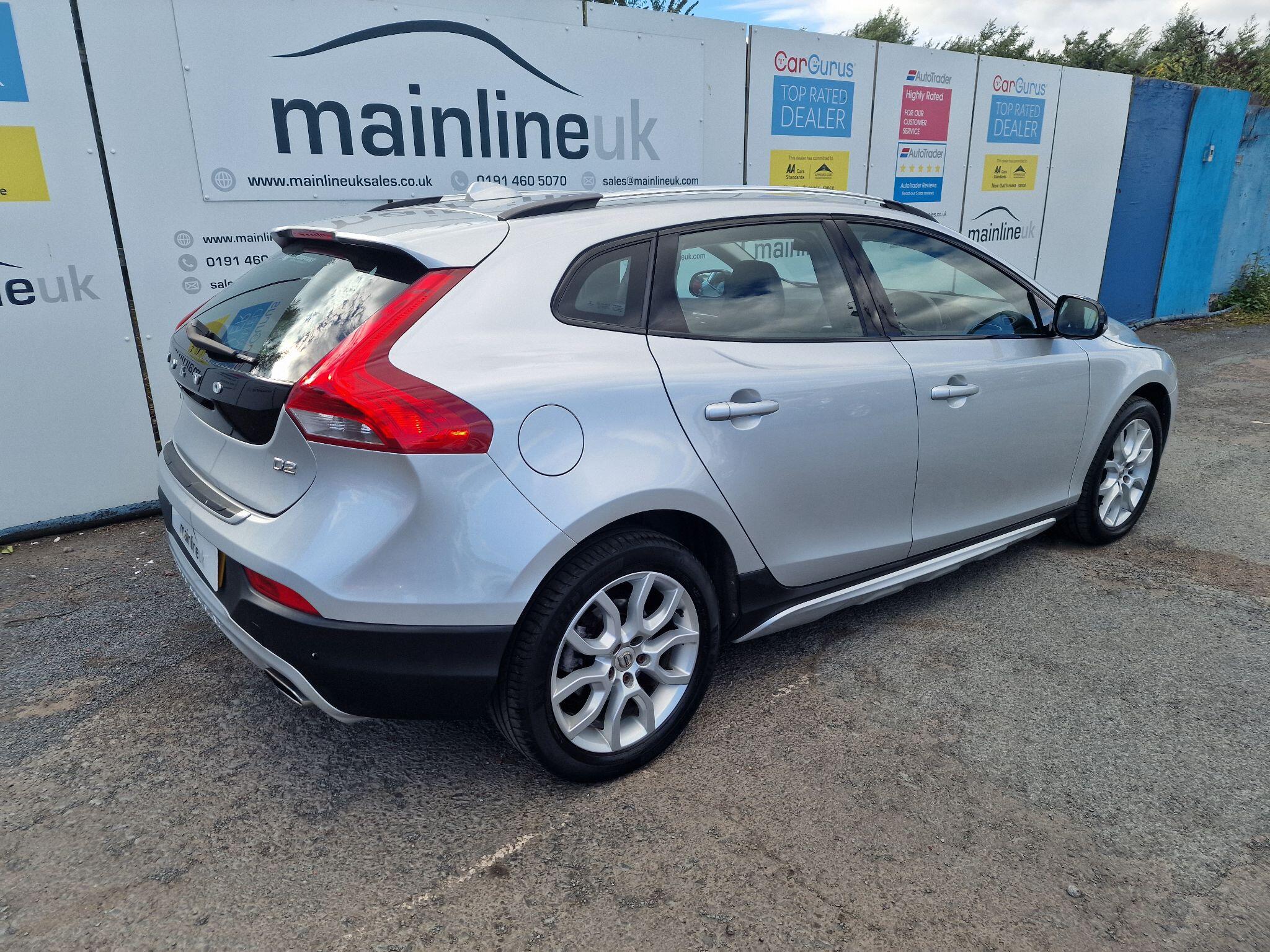 Volvo V40 Cross Country view 21